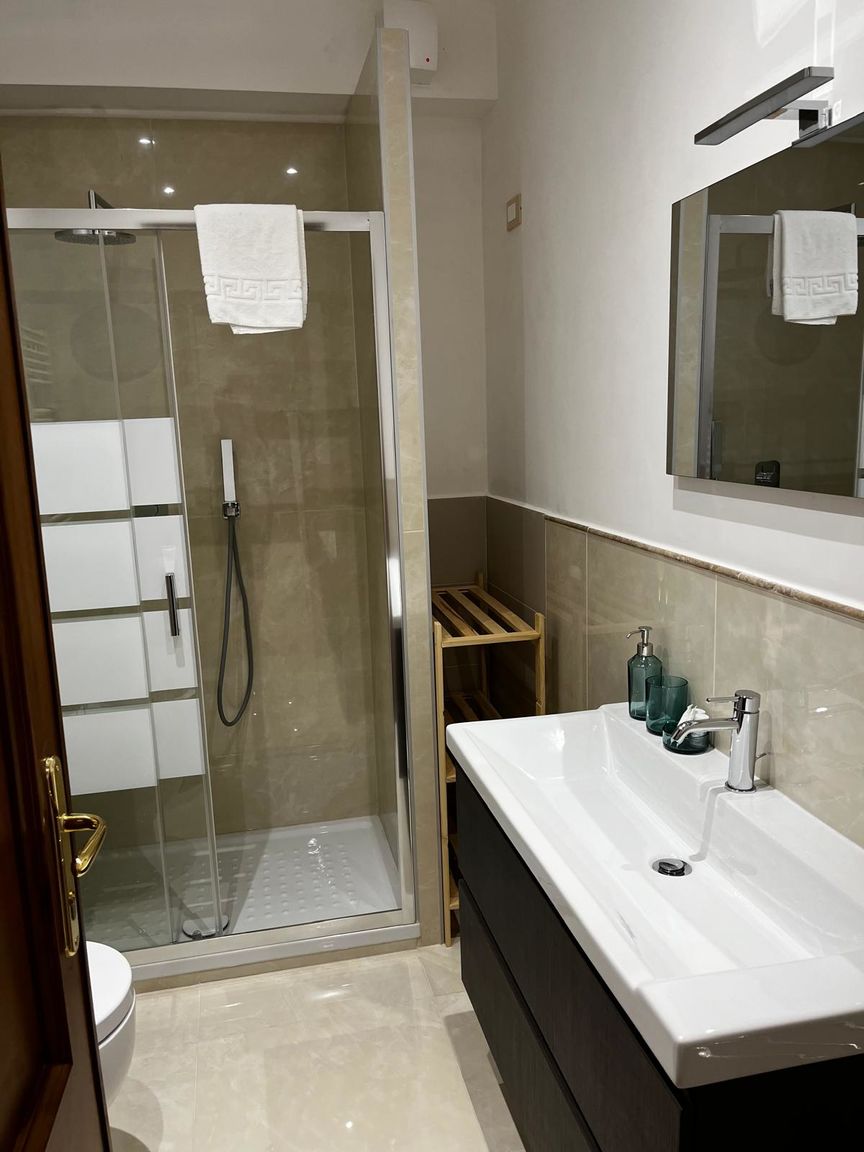 Stendardi's House - Stanza 1 Bagno Esterno_OLD_OWNER