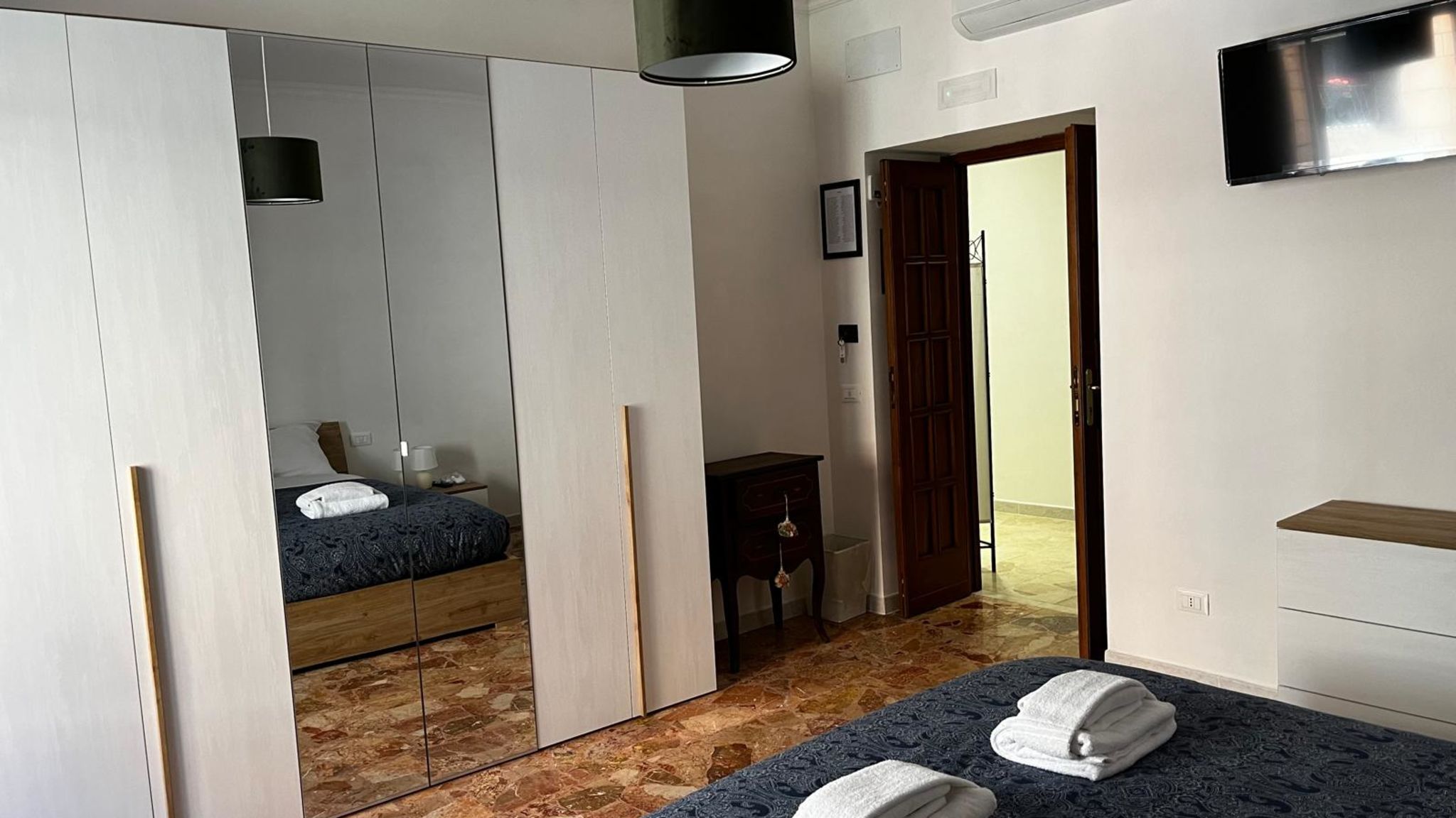 Stendardi's House - Stanza 2 Bagno Esterno_OLD_OWNER