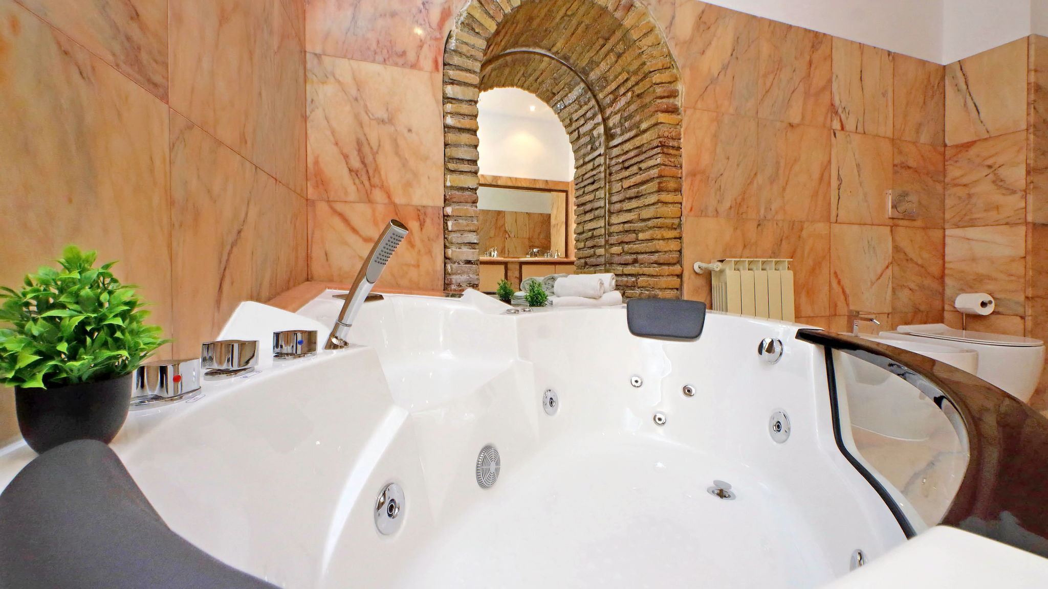 4BNB Roma 4BNB - Lungaretta Jacuzzi Apartment