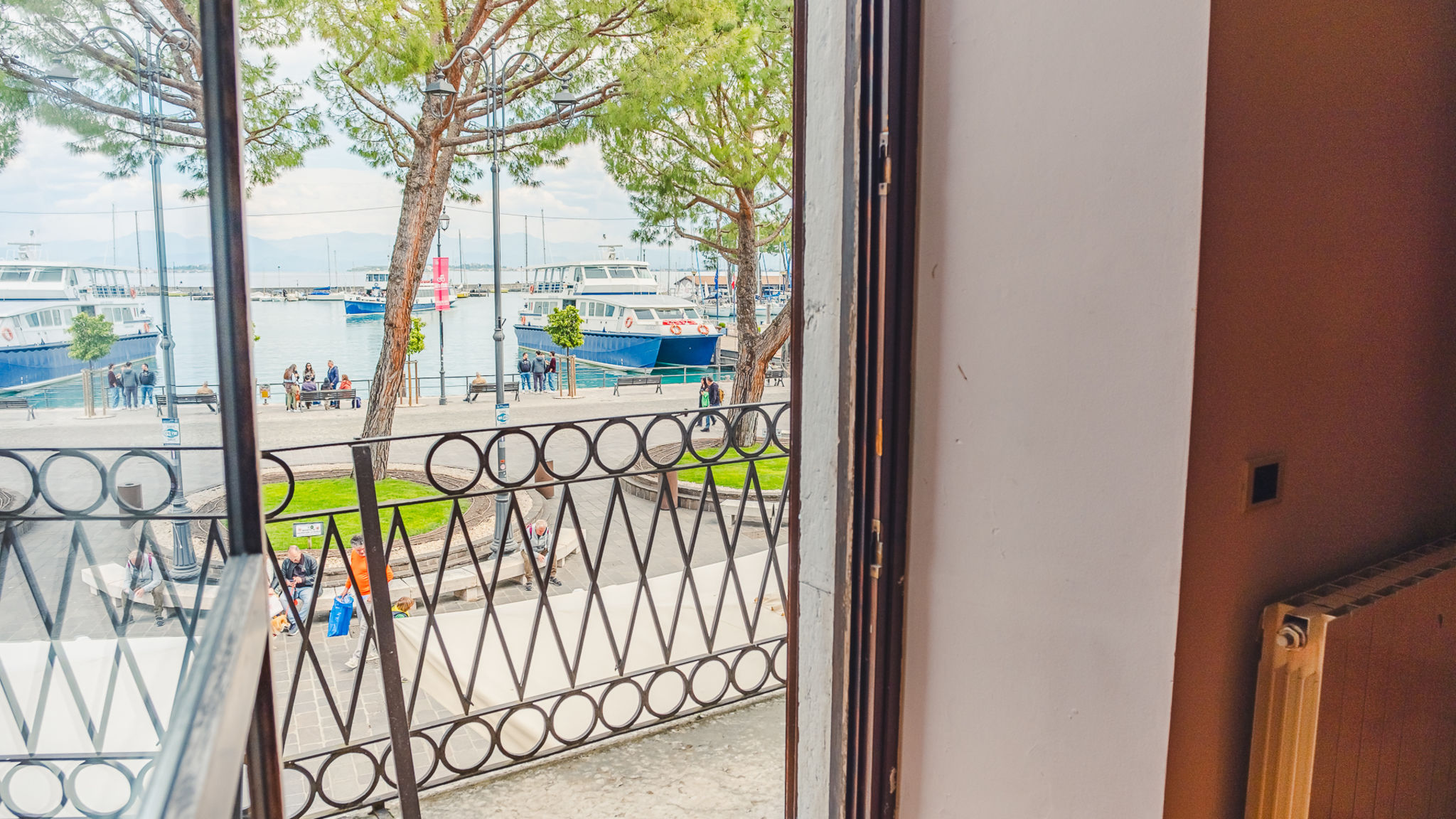 Italianway Desenzano del Garda Romantic Coast View