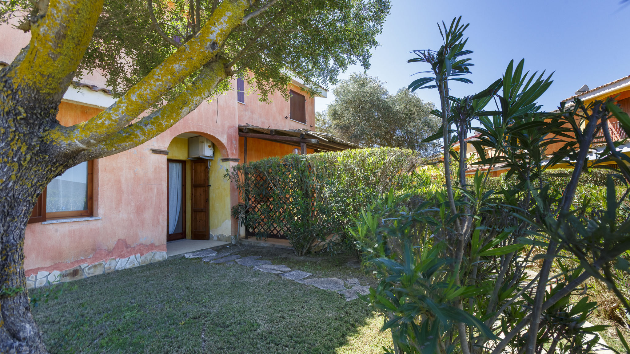 Italianway Sant'Anna Arresi Villa Mama, private compound swimming pool
