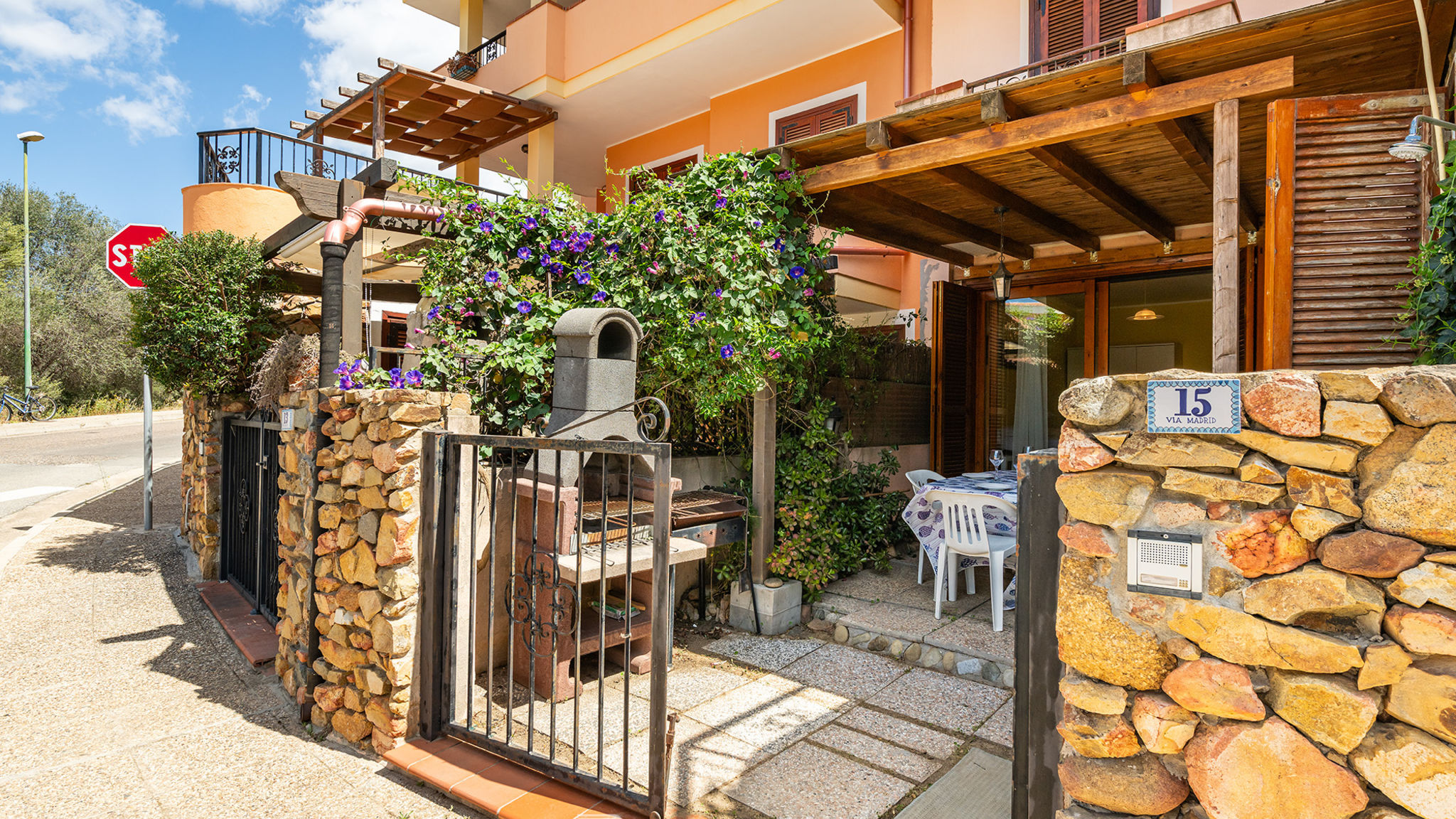 Italianway Villasimius Villetta Graziosa by Propertize | con giardino