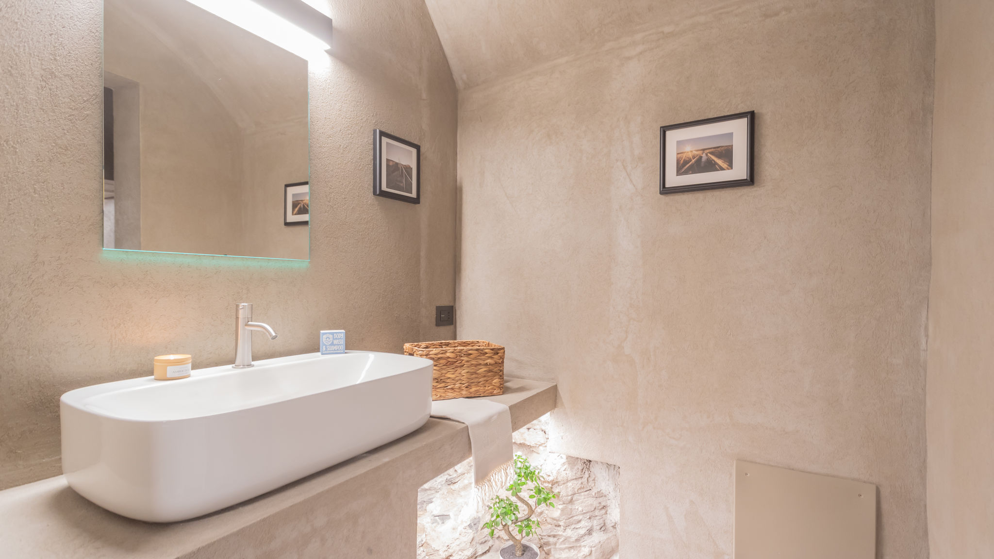Italianway Carate Urio Gaia Suite nearby Urio's Castle