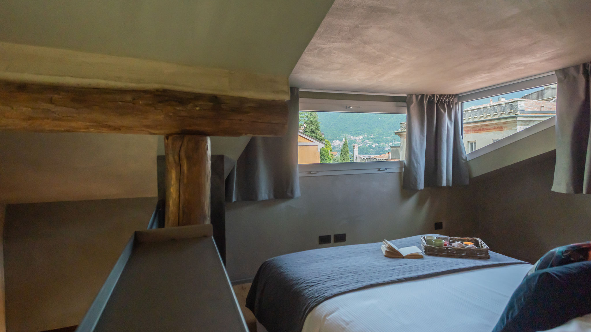 Italianway Carate Urio Urio's Castle Suites