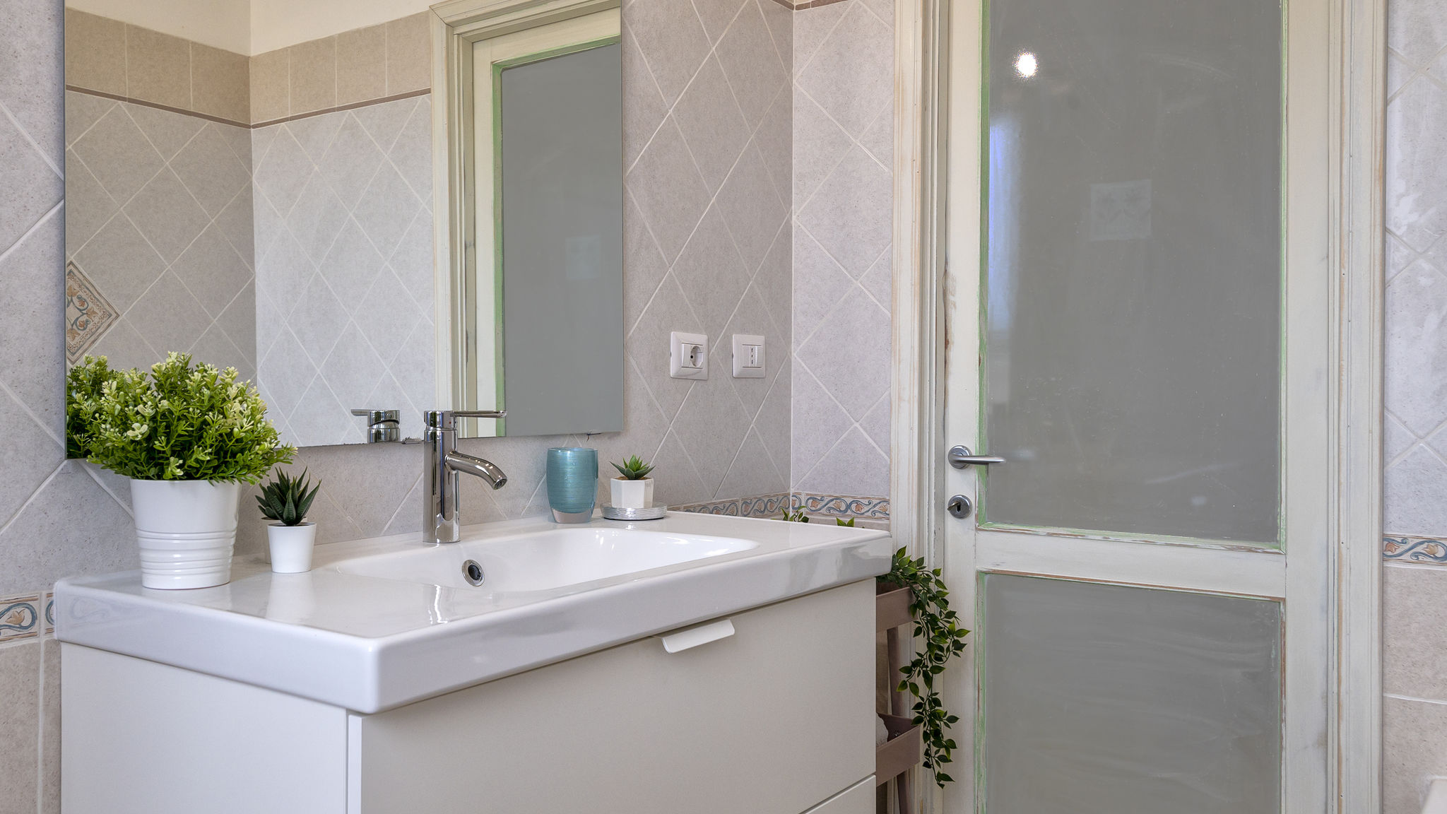 Italianway Sassari Sardinia Re - Emerald House