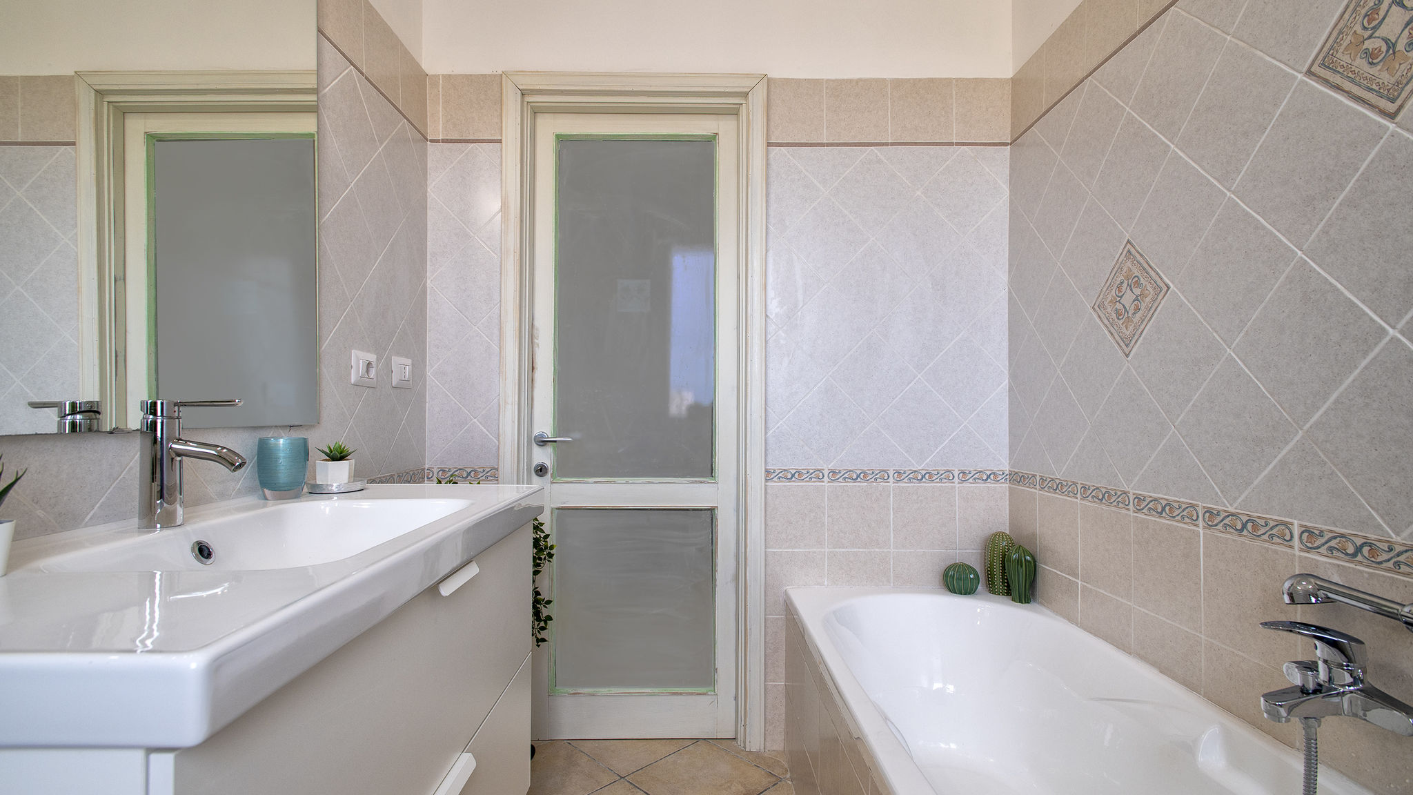 Italianway Sassari Sardinia Re - Emerald House