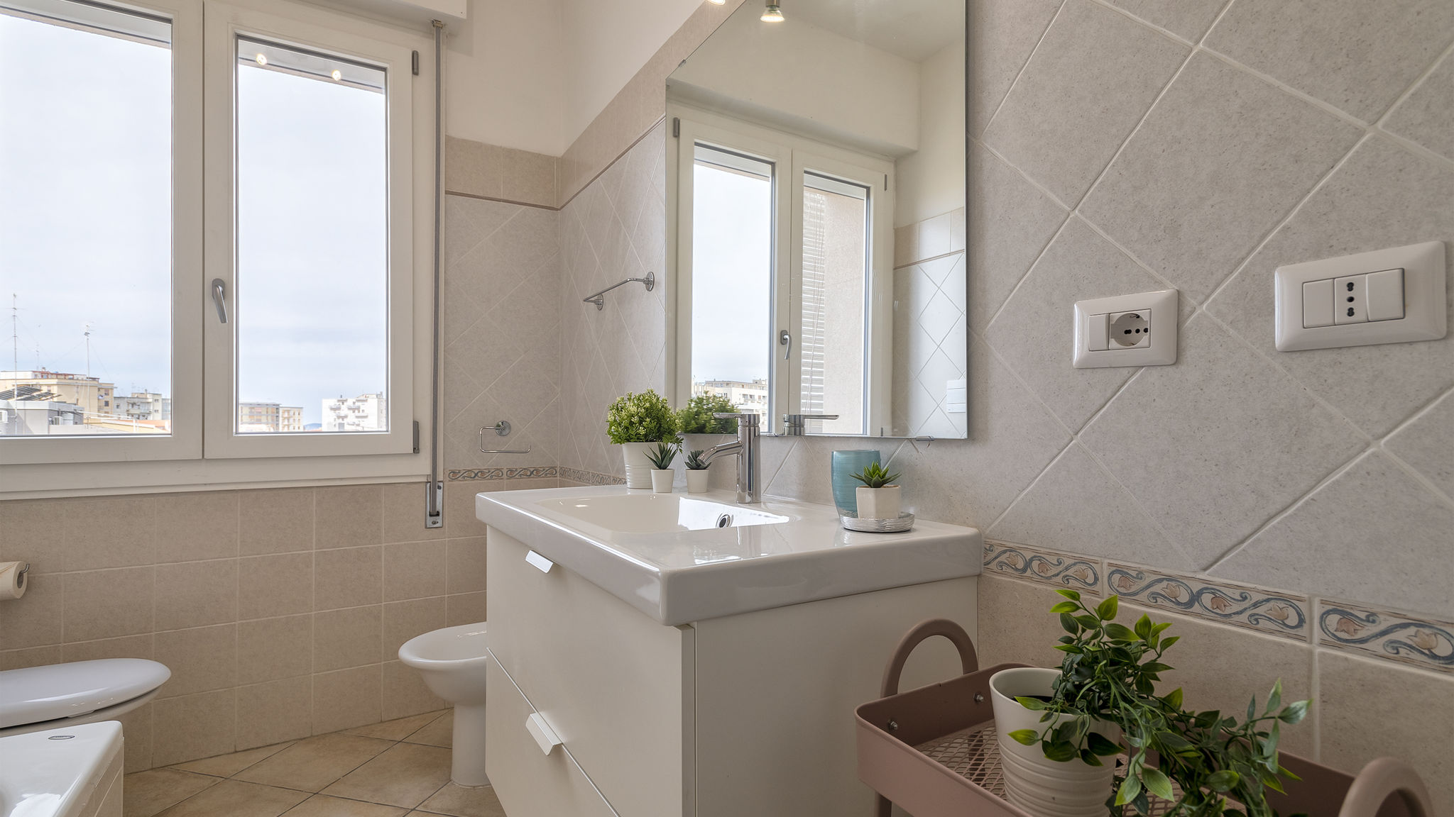 Italianway Sassari Sardinia Re - Emerald House