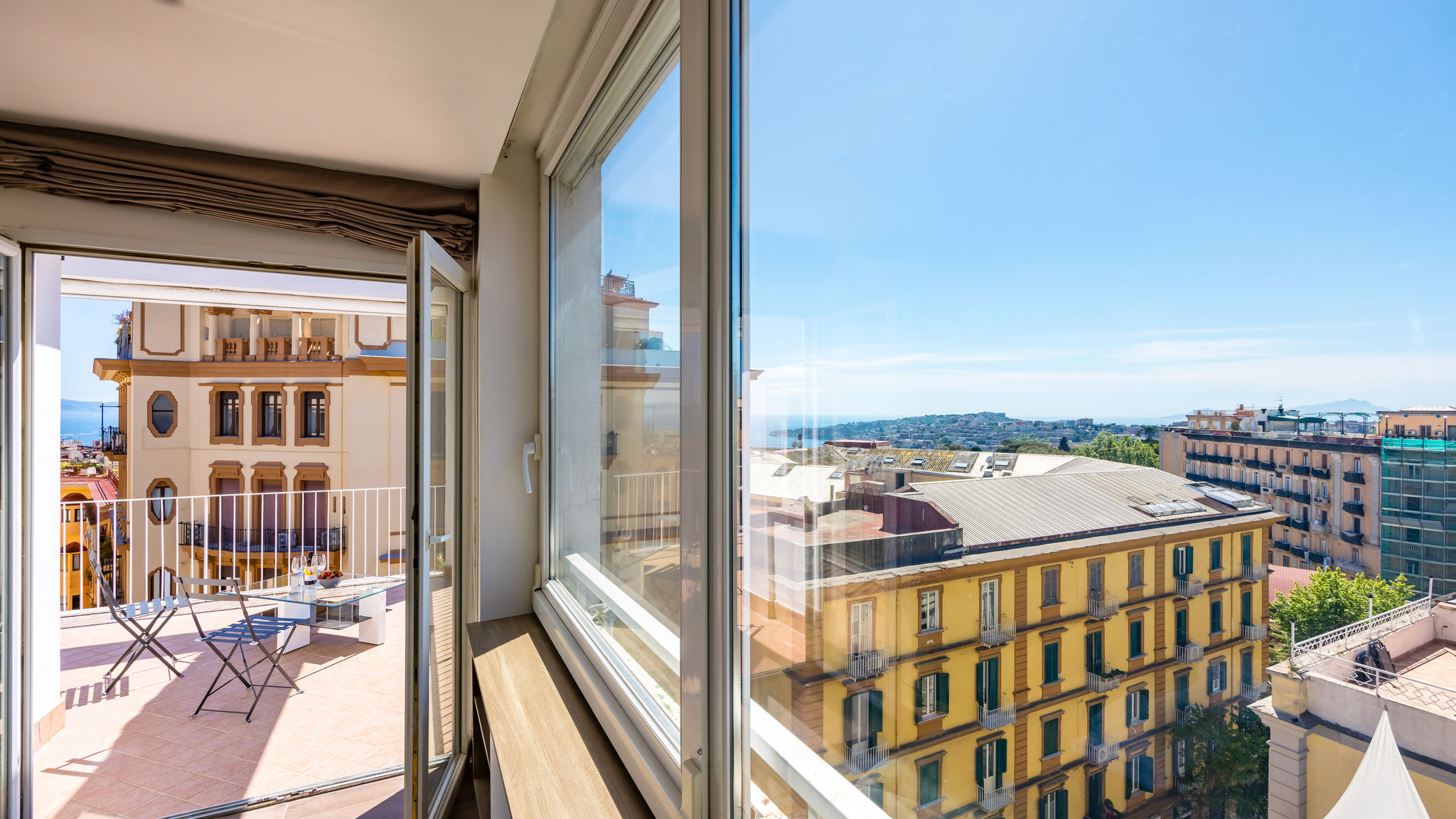 Napoliapartments.it (per Apt commercializzati) Napoli Chiave di Fuga - Doppia Deluxe -  Camera 5