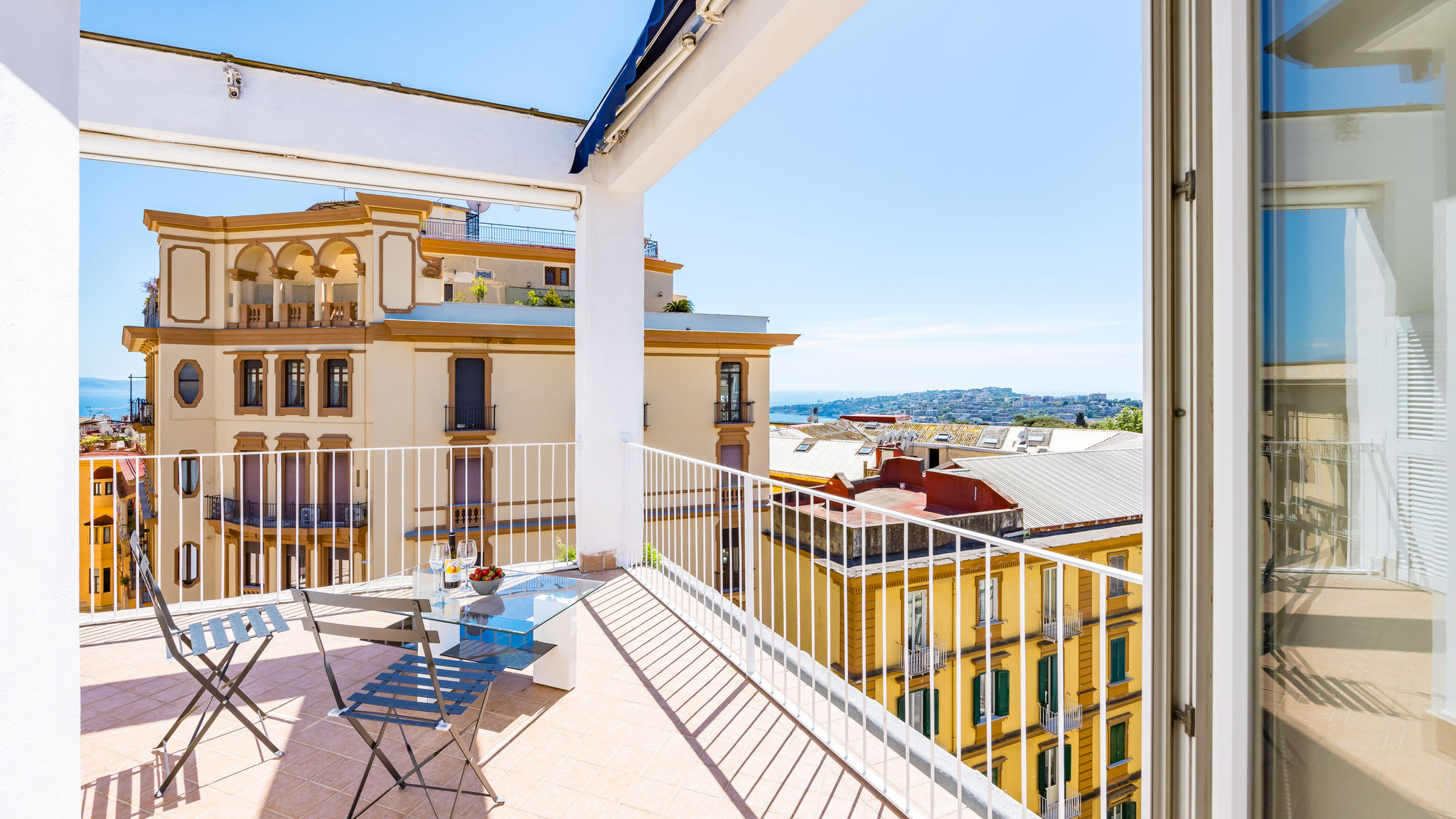 Napoliapartments.it (per Apt commercializzati) Napoli Chiave di Fuga - Doppia Deluxe -  Camera 5