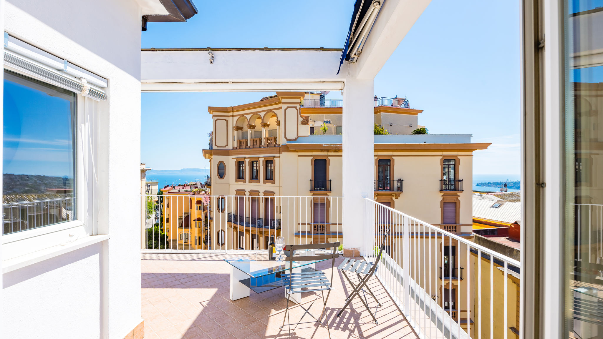 Napoliapartments.it (per Apt commercializzati) Napoli Chiave di Fuga - Doppia Deluxe -  Camera 5