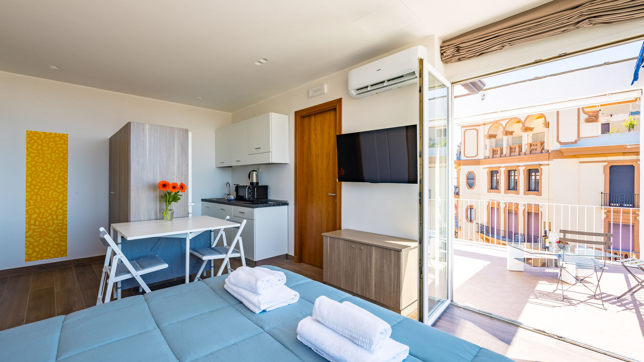 Napoliapartments.it (per Apt commercializzati) Napoli Chiave di Fuga - Doppia Deluxe -  Camera 5