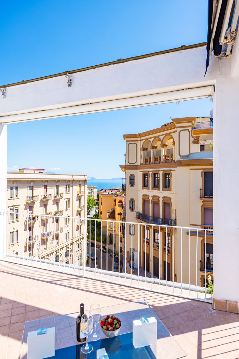 Napoliapartments.it (per Apt commercializzati) Napoli Chiave di Fuga - Doppia Deluxe -  Camera 5