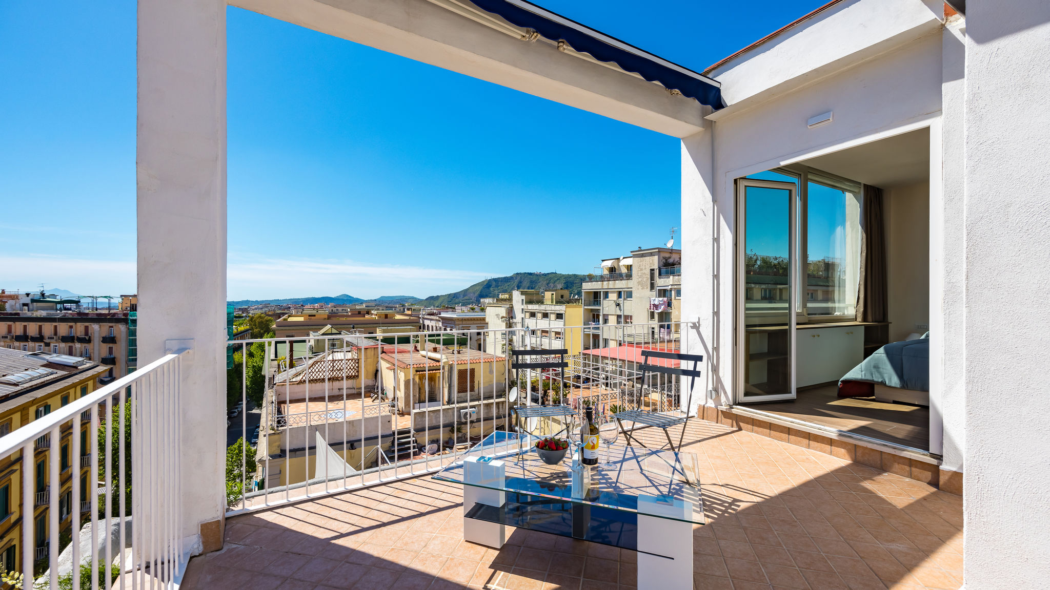 Napoliapartments.it (per Apt commercializzati) Napoli Chiave di Fuga - Doppia Deluxe -  Camera 5