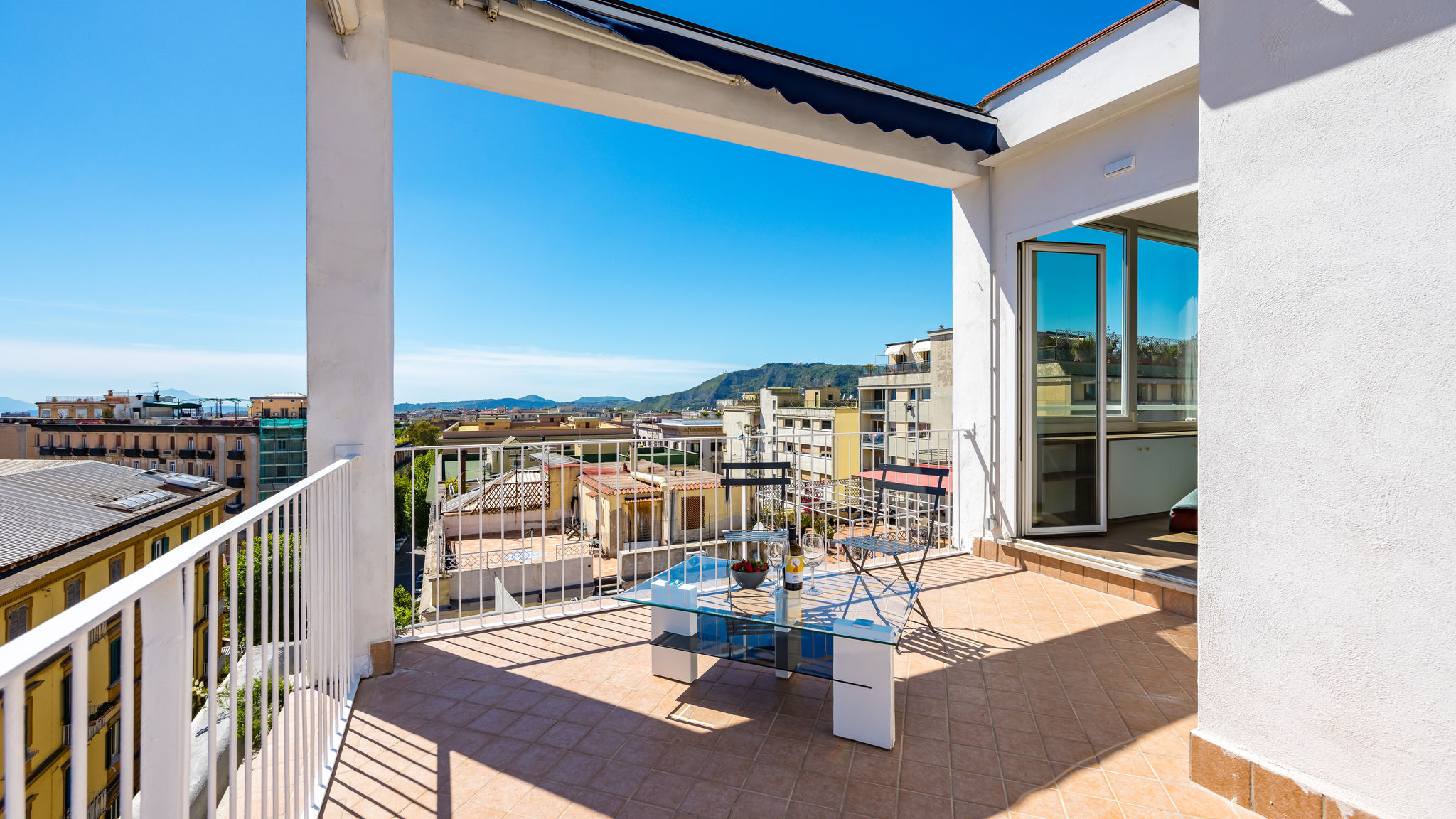 Napoliapartments.it (per Apt commercializzati) Napoli Chiave di Fuga - Doppia Deluxe -  Camera 5