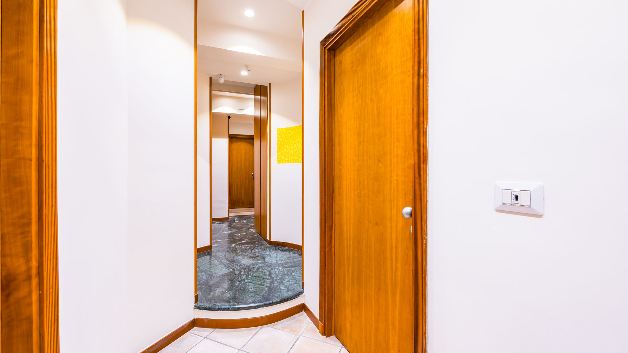 Napoliapartments.it (per Apt commercializzati) Napoli Chiave di Fuga - Doppia Deluxe -  Camera 5