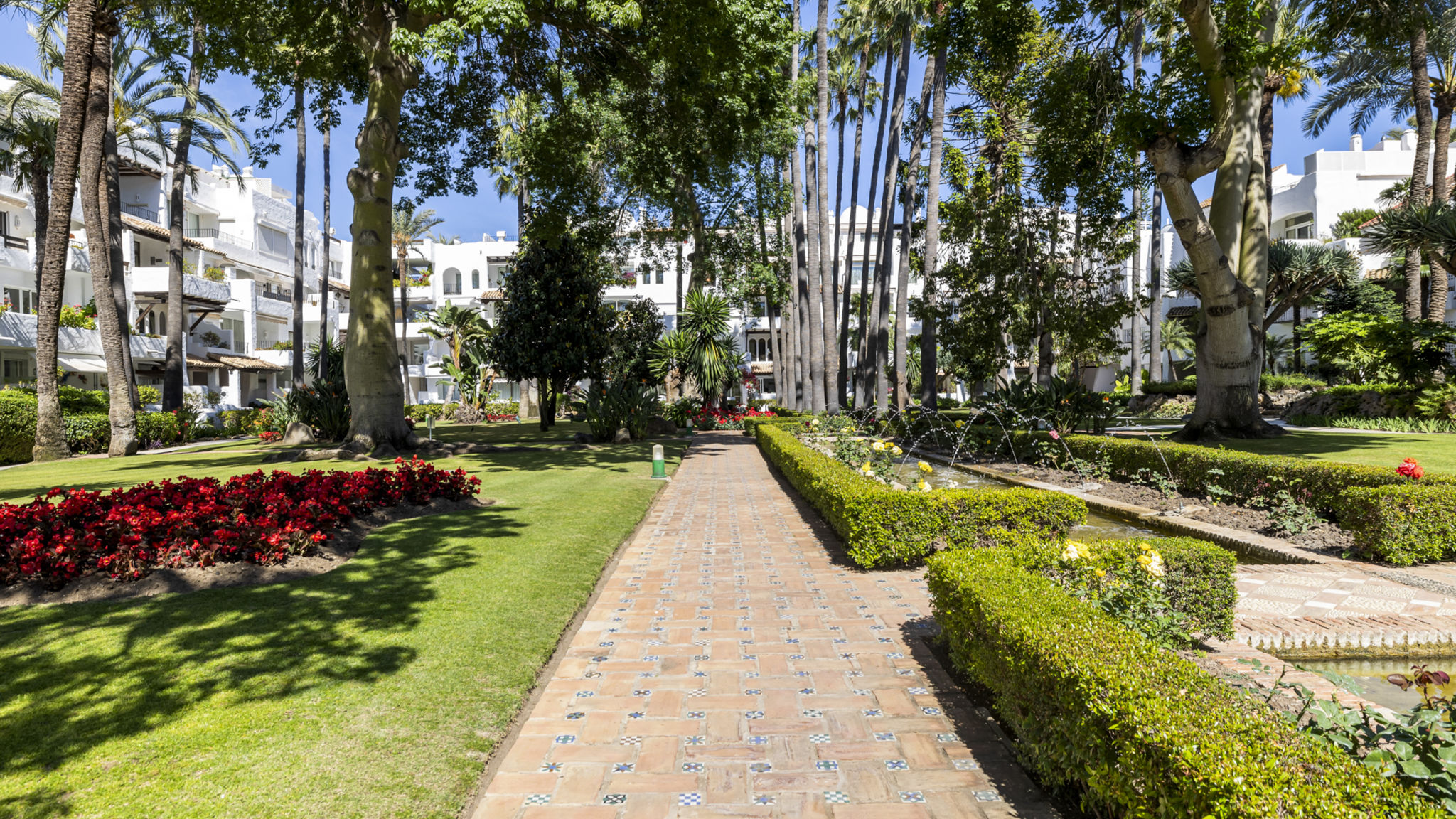 La Alcazaba flat with pool in Marbella - Ref M47