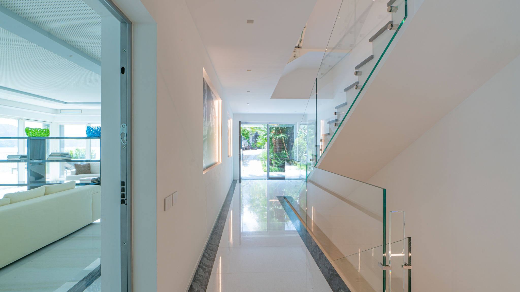 Italianway Carate Urio Villa White by MyVillaCollection
