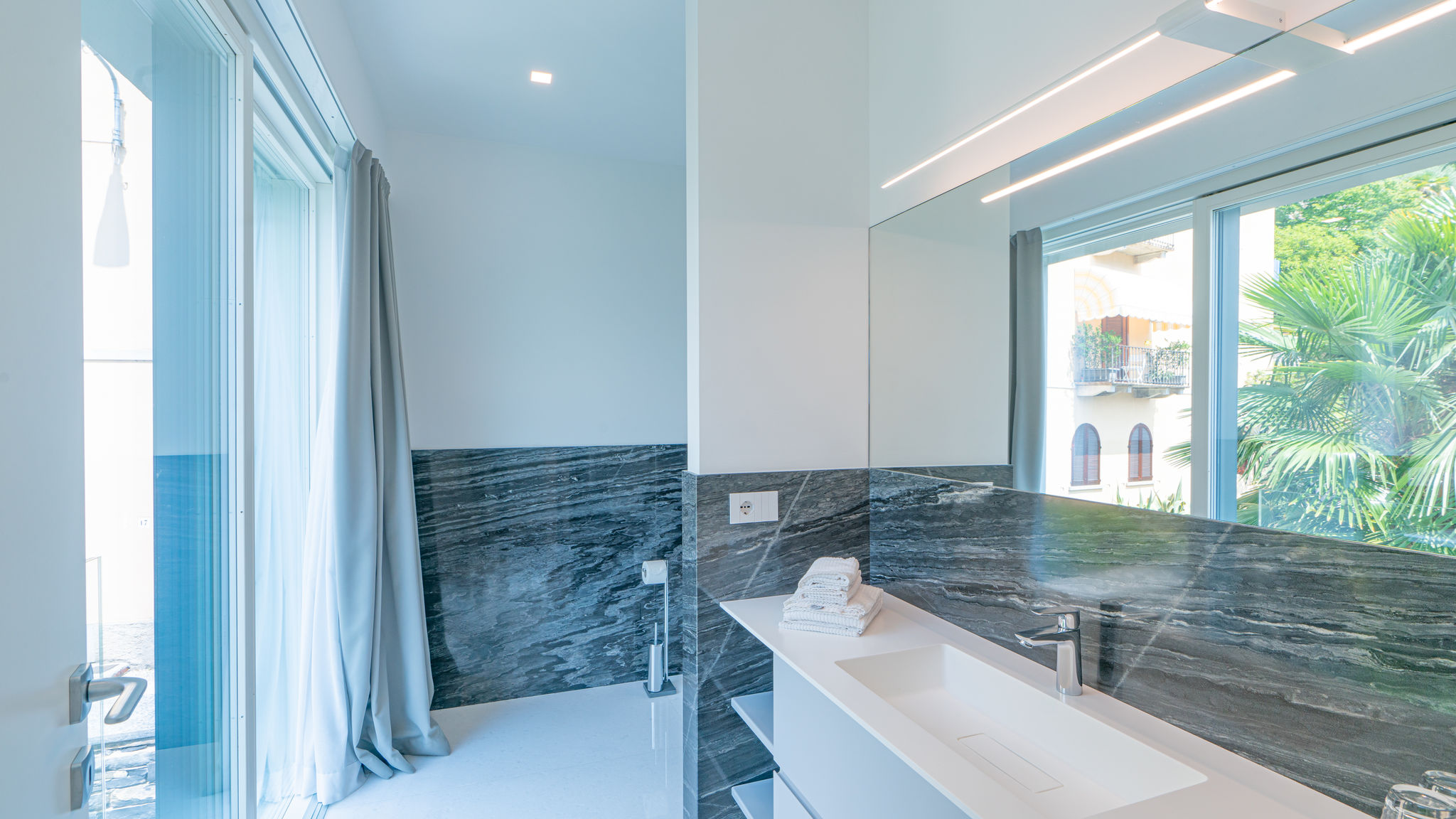 Italianway Carate Urio Villa White by MyVillaCollection