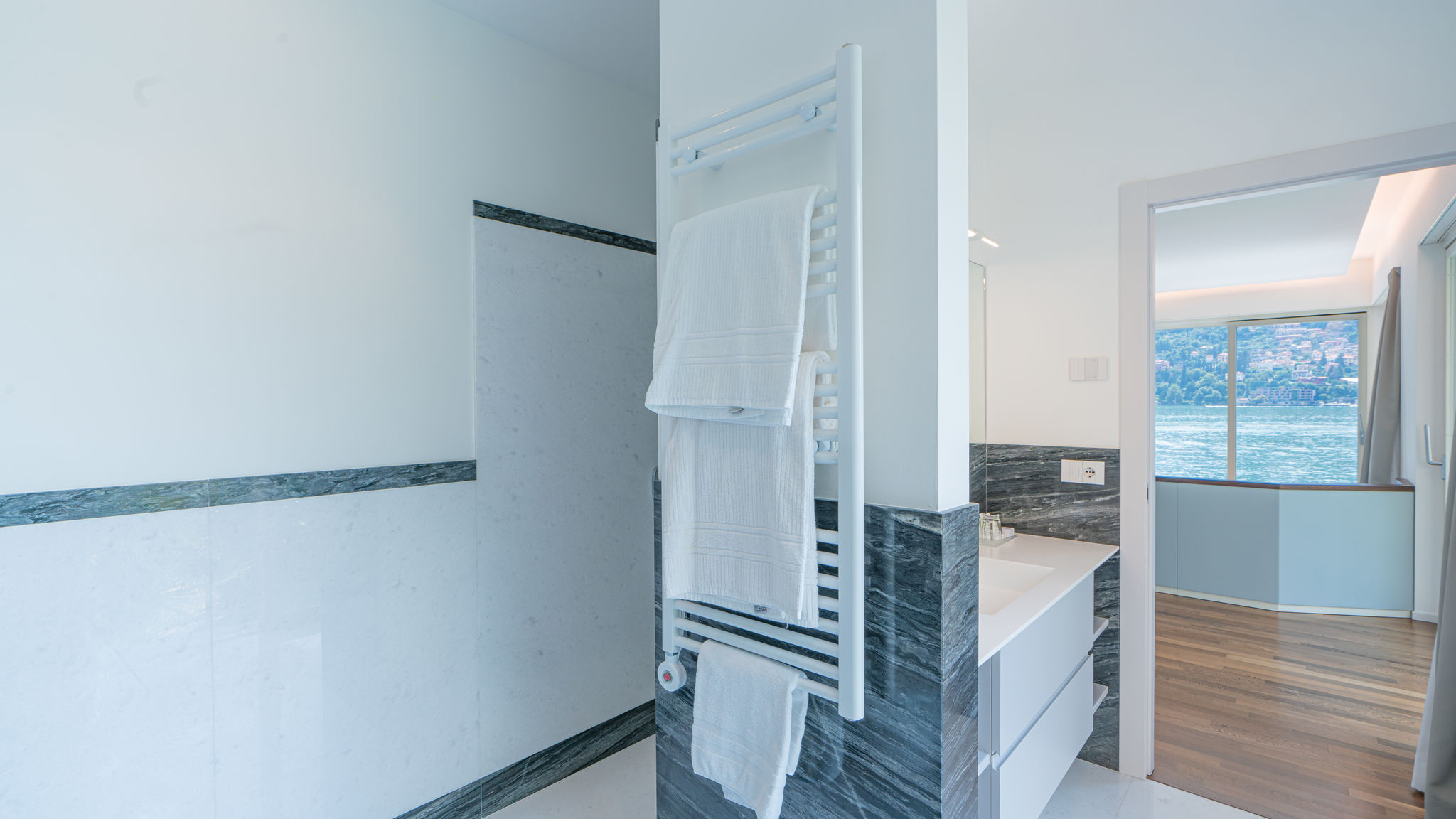 Italianway Carate Urio Villa White by MyVillaCollection