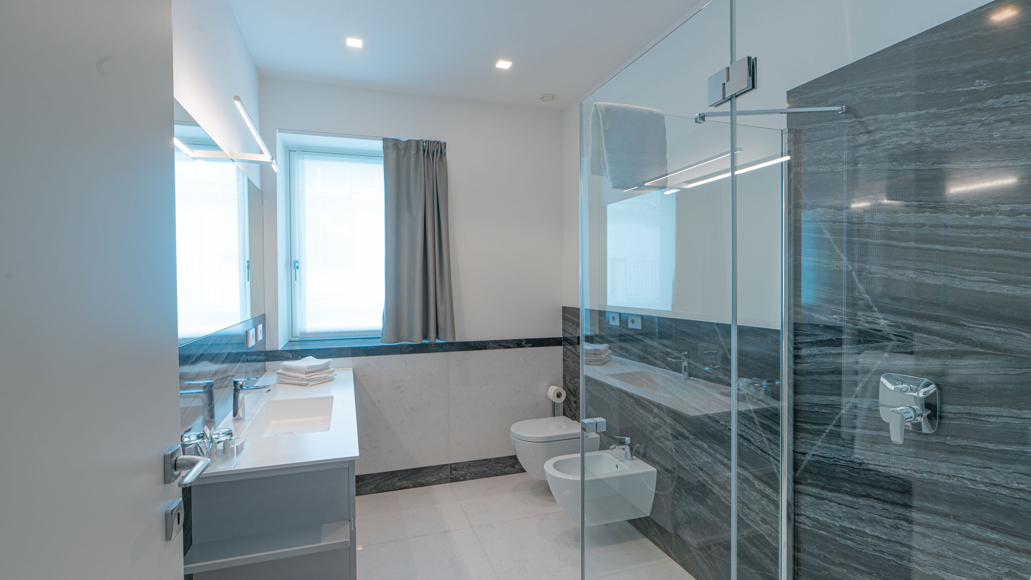 Italianway Carate Urio Villa White by MyVillaCollection