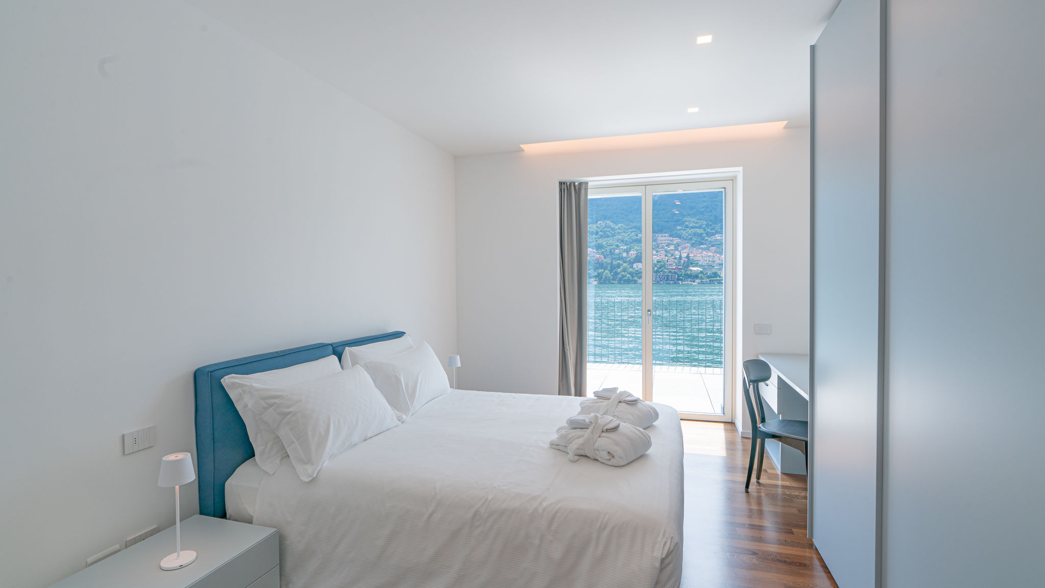 Italianway Carate Urio Villa White by MyVillaCollection