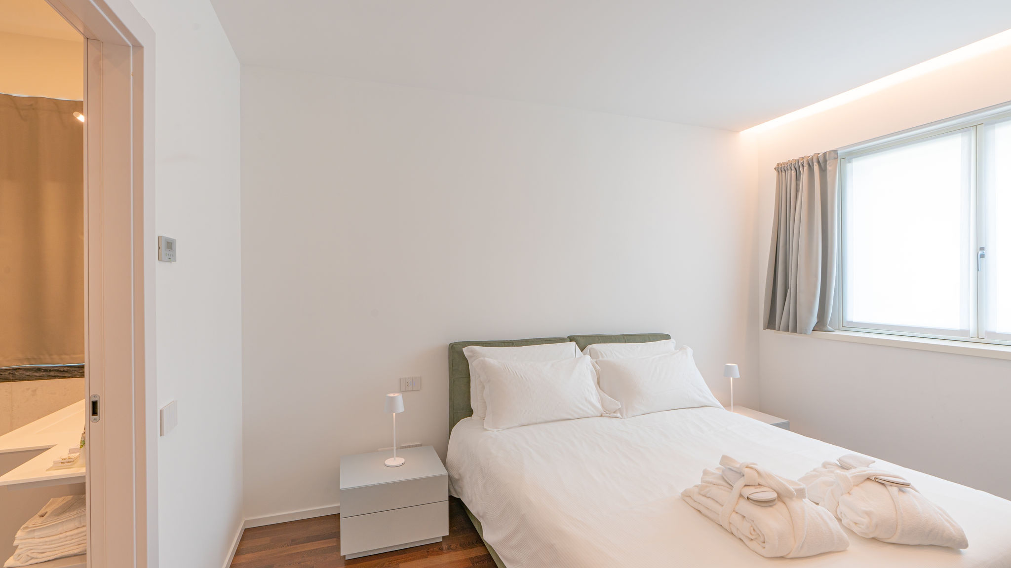 Italianway Carate Urio Villa White by MyVillaCollection