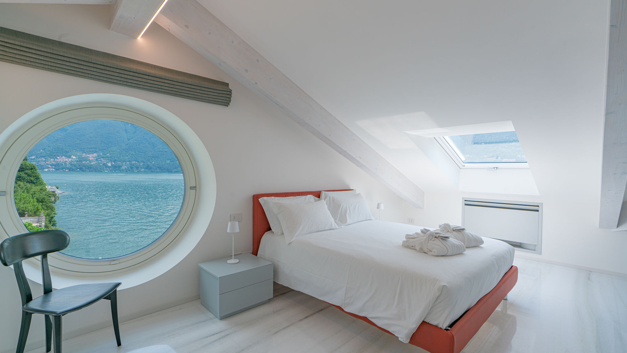 Italianway Carate Urio Villa White by MyVillaCollection