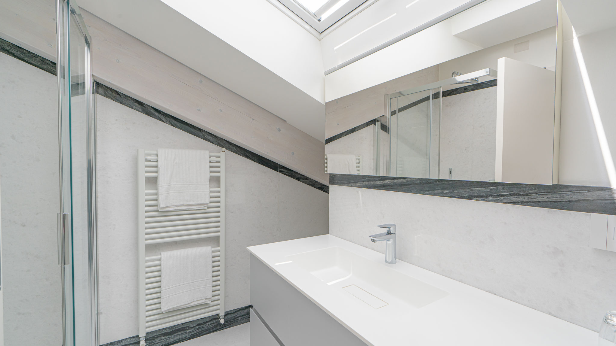 Italianway Carate Urio Villa White by MyVillaCollection