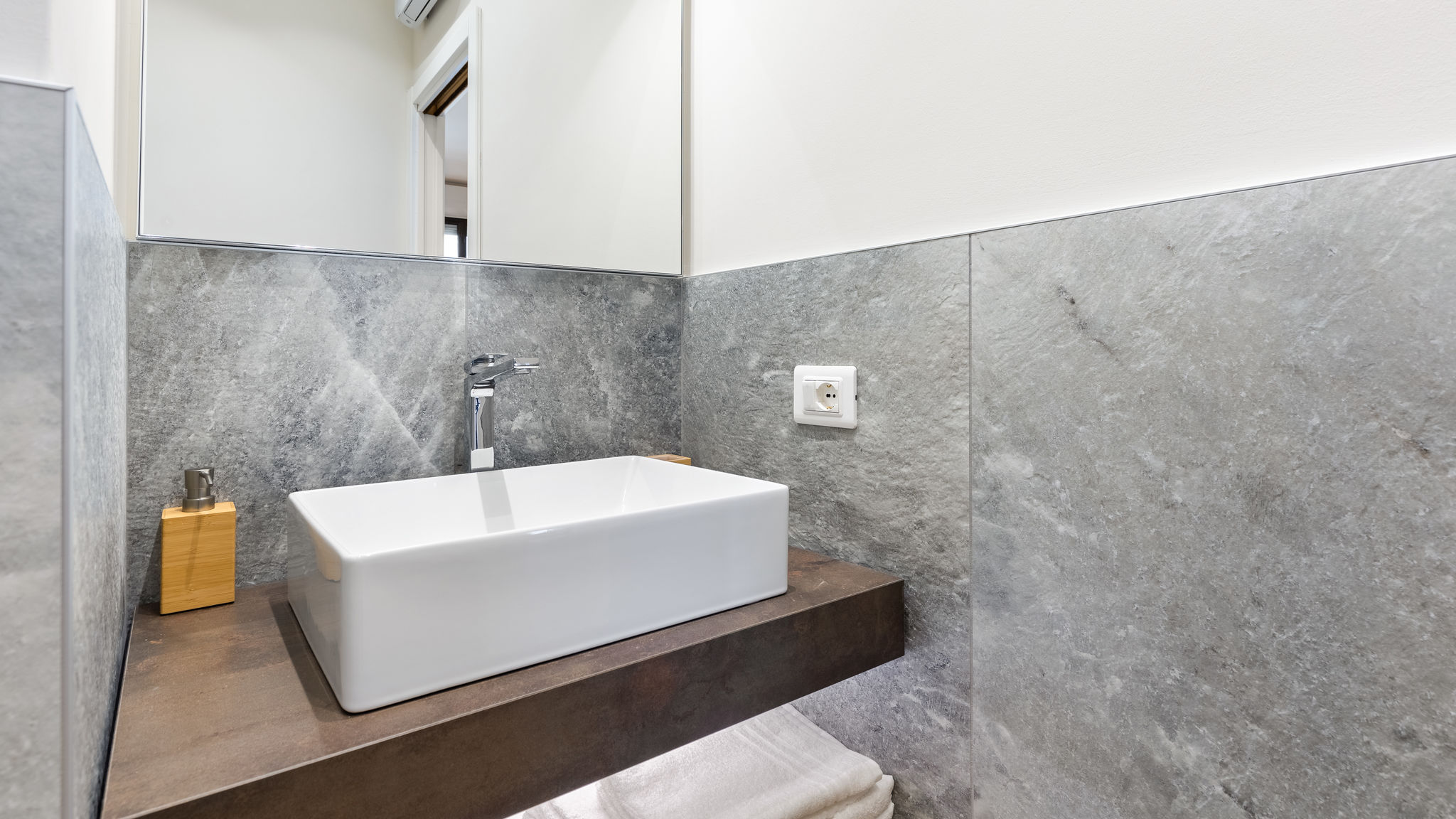 Italianway Asti C8 Apartments: Giallo Senape 02