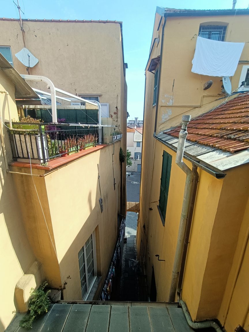 Italianway Albenga Delle Erbe – The Nightlife