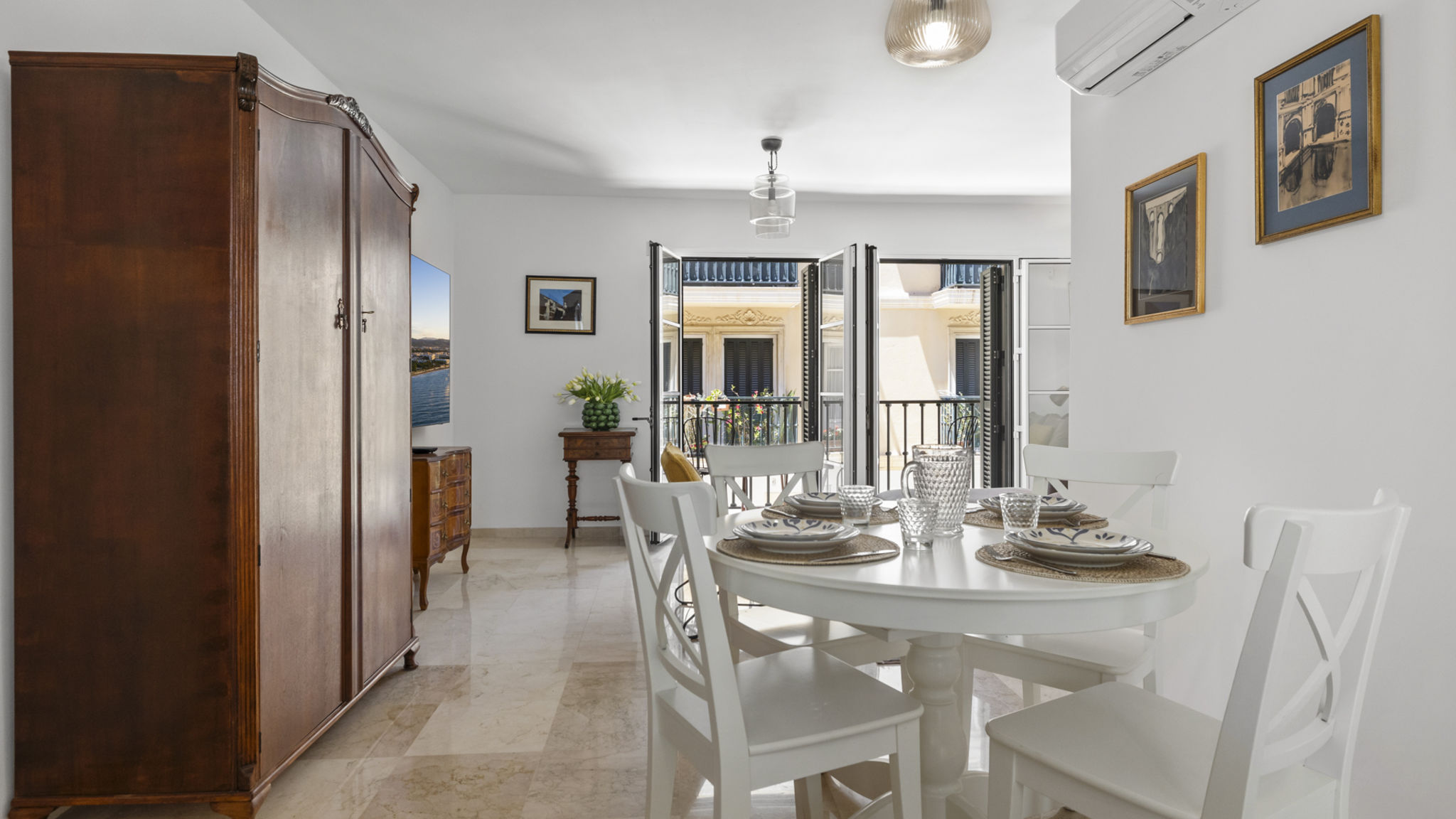 Costarentals Malaga Stunning apartment in Malaga historic center by Costarentals - MAL05