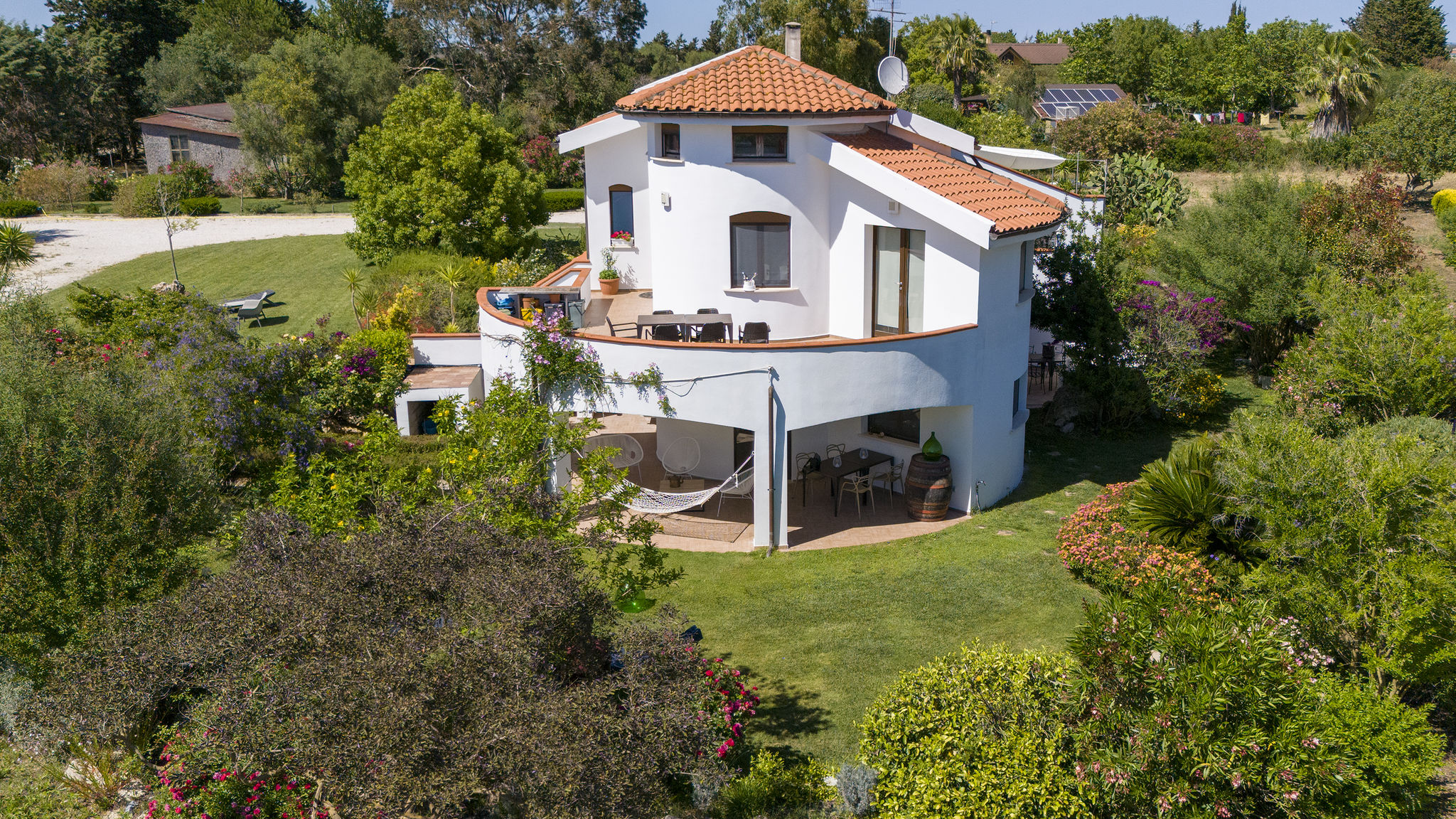 Italianway Olmedo Sardinia Re - Villa Fioretta Flowers Apartments - Garden Apartment