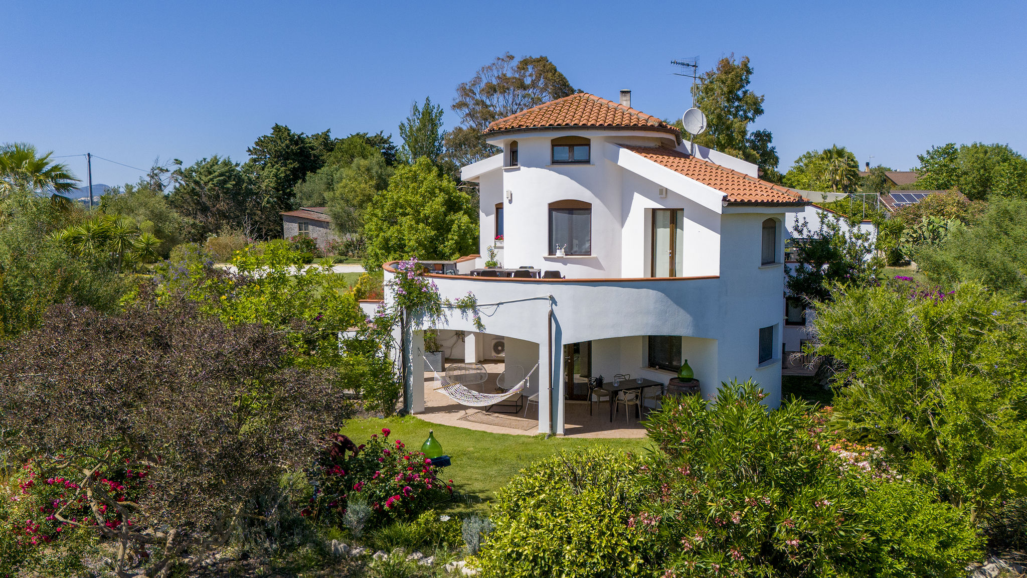 Italianway Olmedo Sardinia Re - Villa Fioretta Flowers Apartments - Garden Apartment
