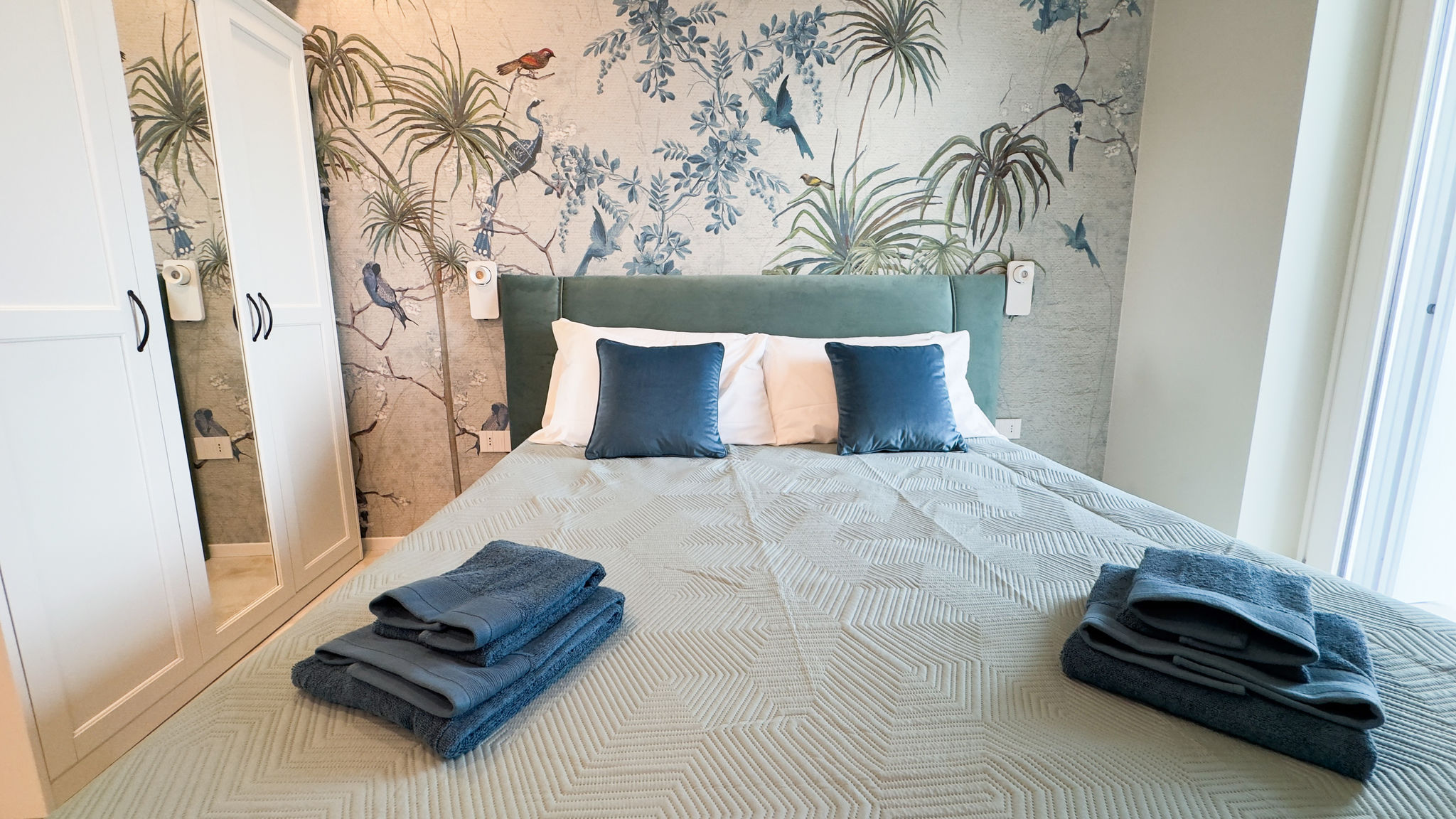 CA.SA CHECK Chioggia Fairmont Seafront Acquamarine Suite by Ca-Sa Check