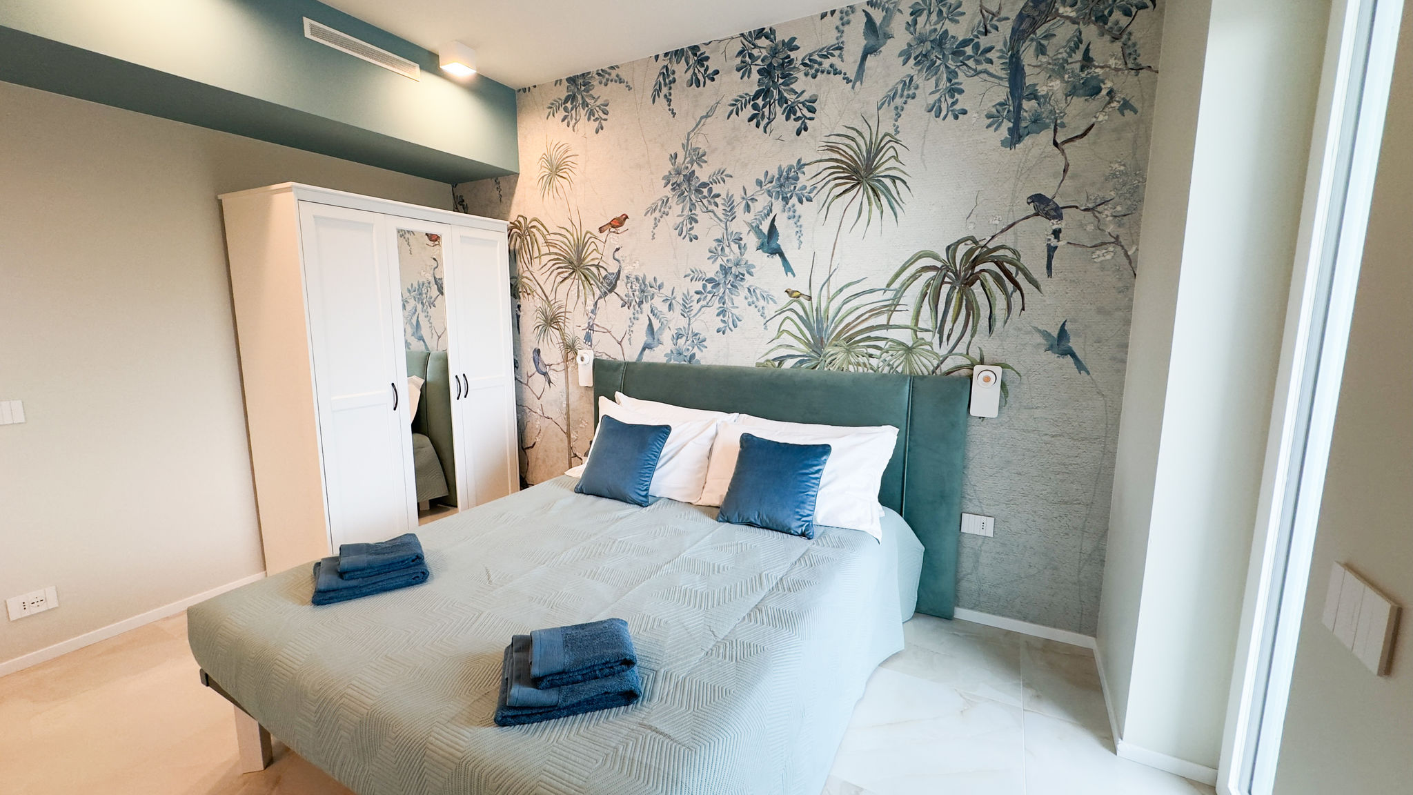 CA.SA CHECK Chioggia Fairmont Seafront Acquamarine Suite by Ca-Sa Check