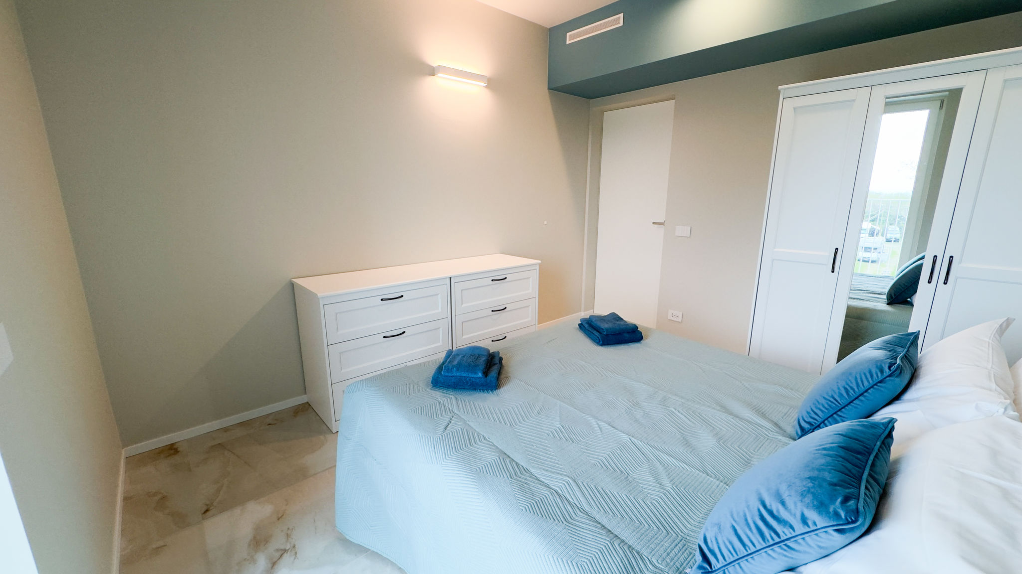 CA.SA CHECK Chioggia Fairmont Seafront Acquamarine Suite by Ca-Sa Check