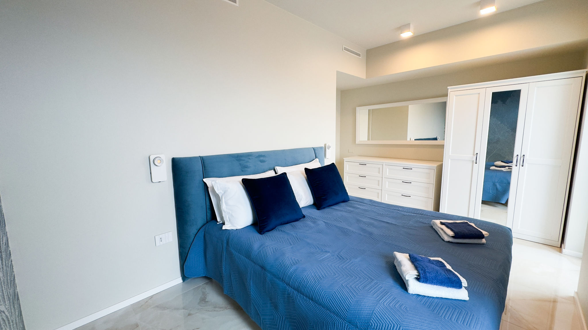 CA.SA CHECK Chioggia Fairmont Seafront Acquamarine Suite by Ca-Sa Check