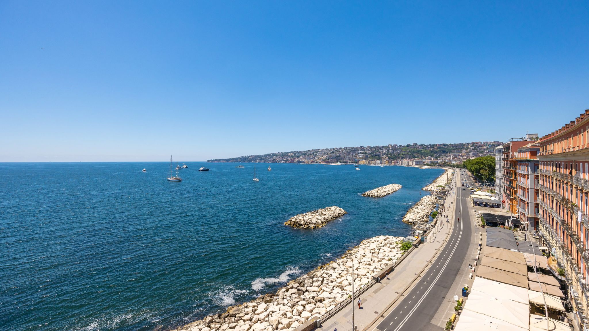 Italianway Napoli Blu Breeze on Seafront with parking
