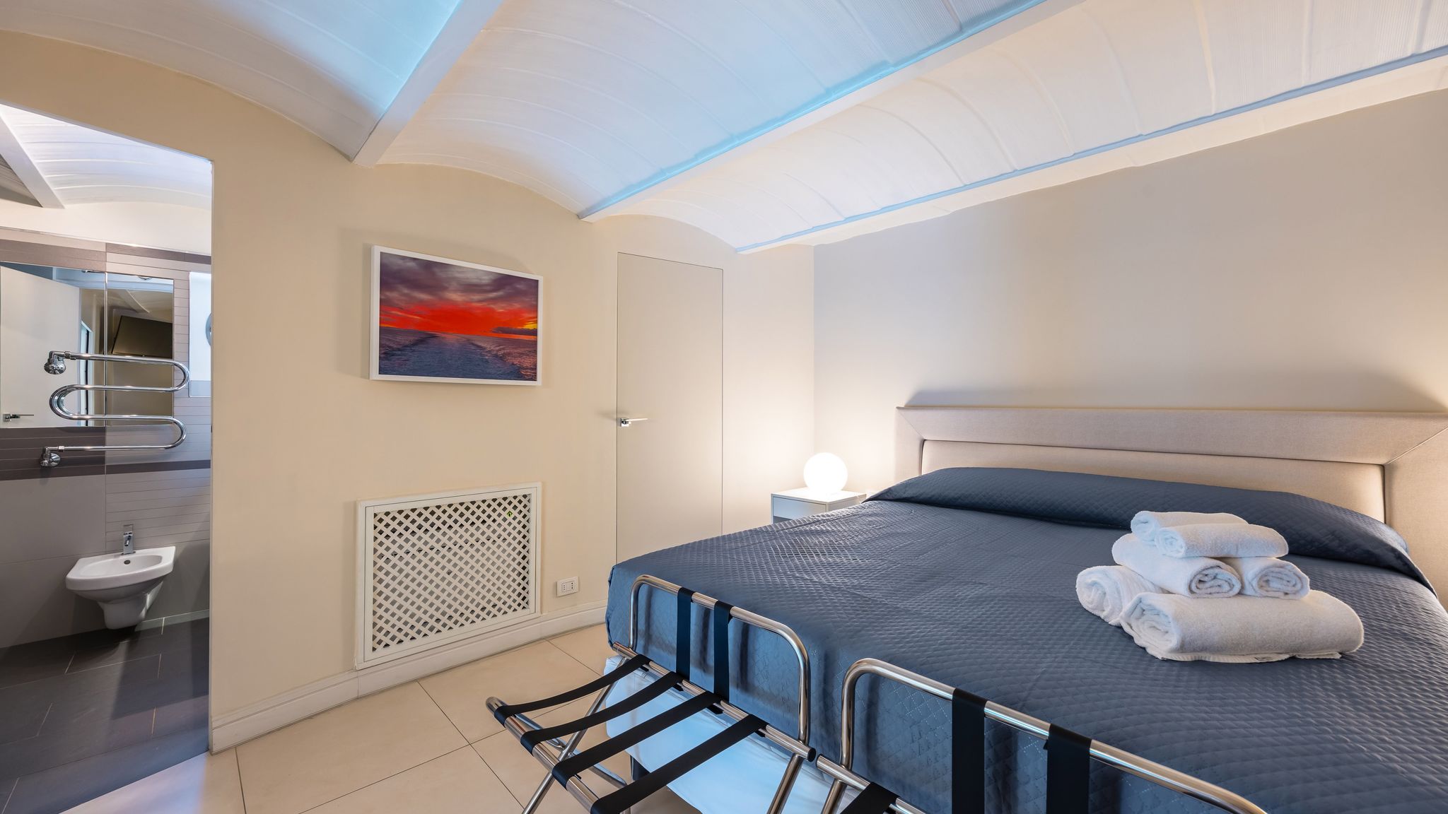 Italianway Napoli Blu Breeze on Seafront with parking