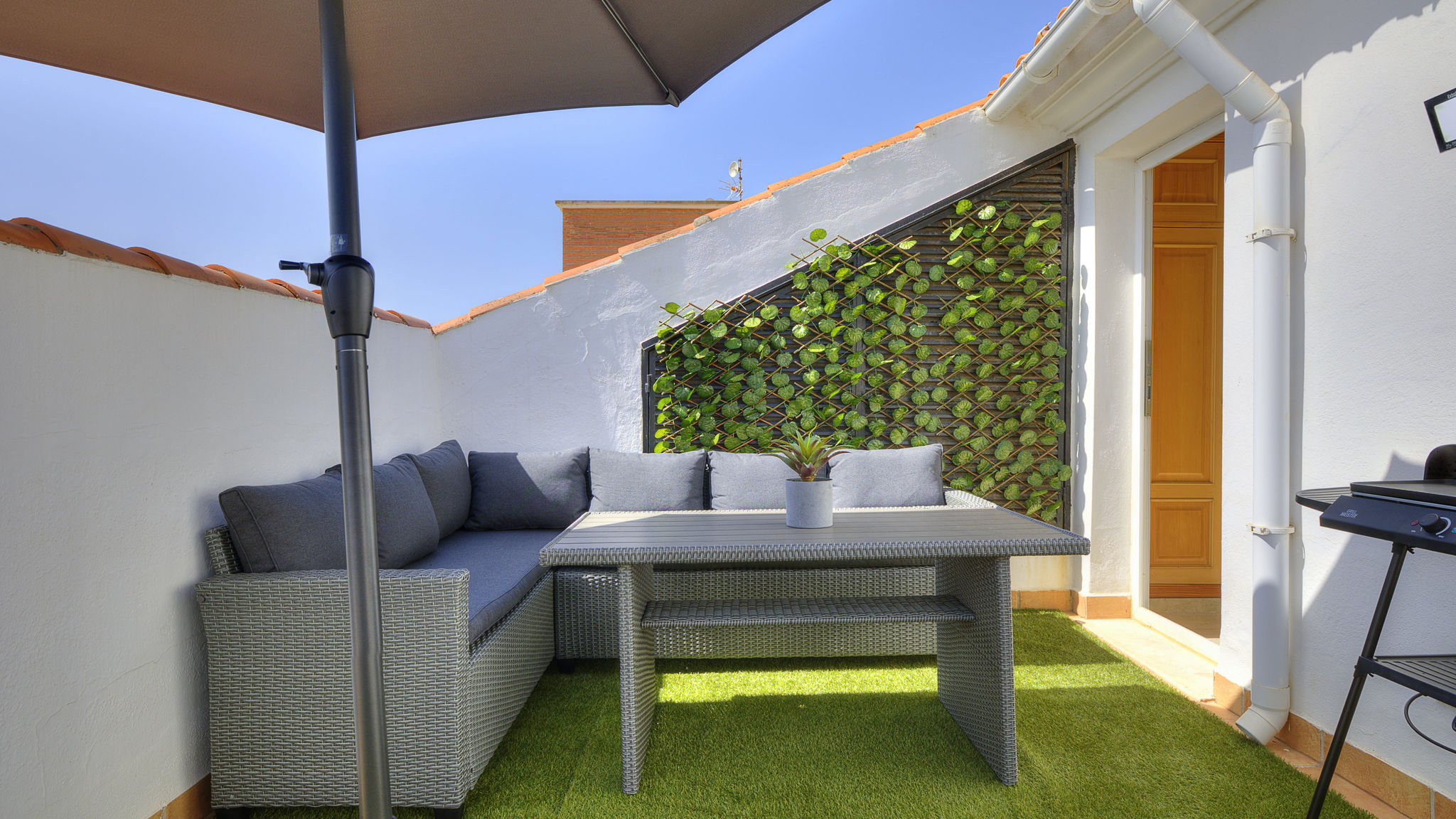 Costarentals Manilva Breathtaking beachfront terrace in Manilva by Costarentals - Ref M45