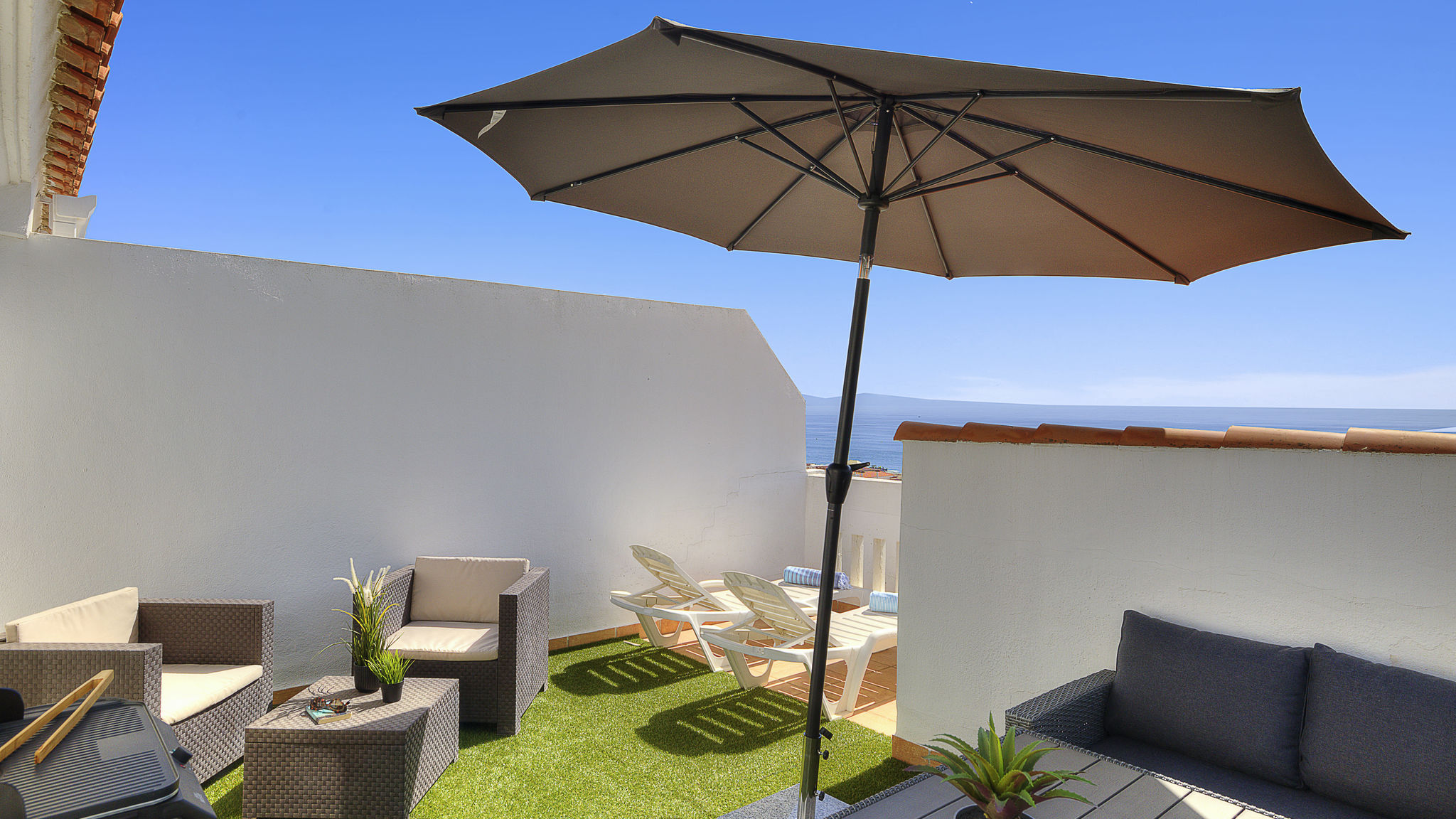 Costarentals Manilva Breathtaking beachfront terrace in Manilva by Costarentals - Ref M45