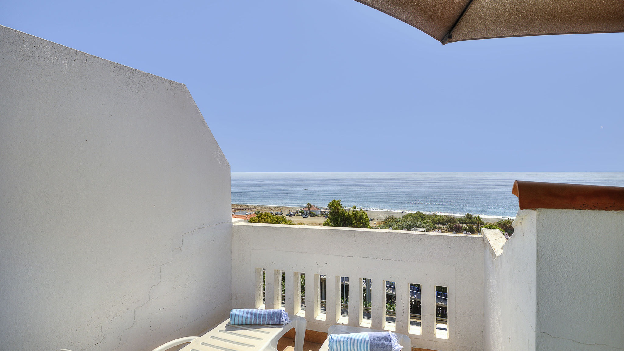 Costarentals Manilva Breathtaking beachfront terrace in Manilva by Costarentals - Ref M45