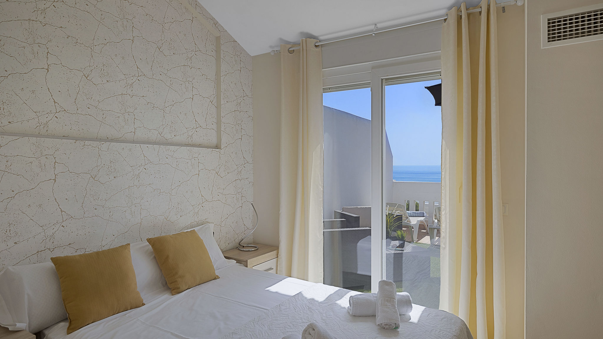 Costarentals Manilva Breathtaking beachfront terrace in Manilva by Costarentals - Ref M45