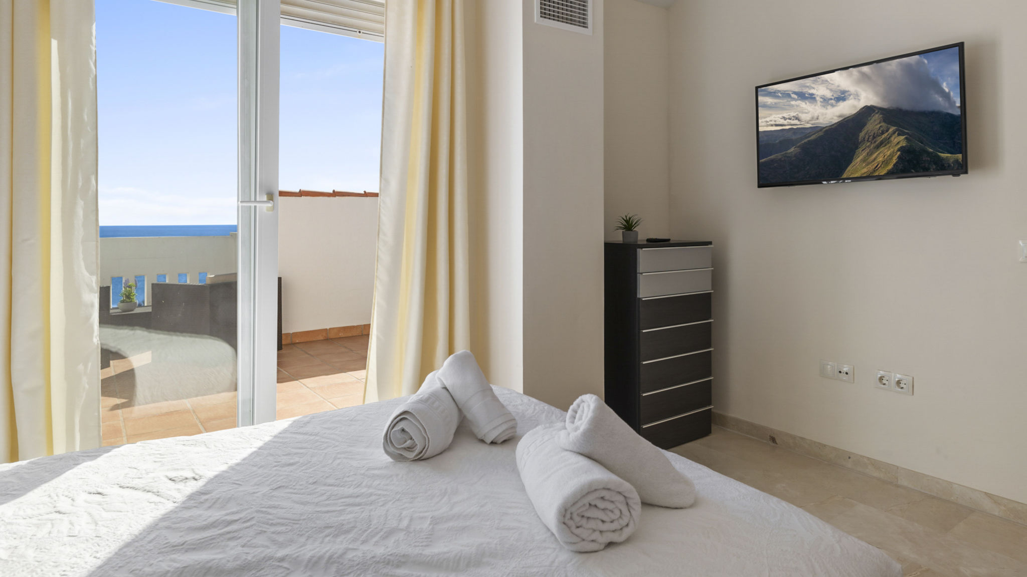 Costarentals Manilva Breathtaking beachfront terrace in Manilva by Costarentals - Ref M45