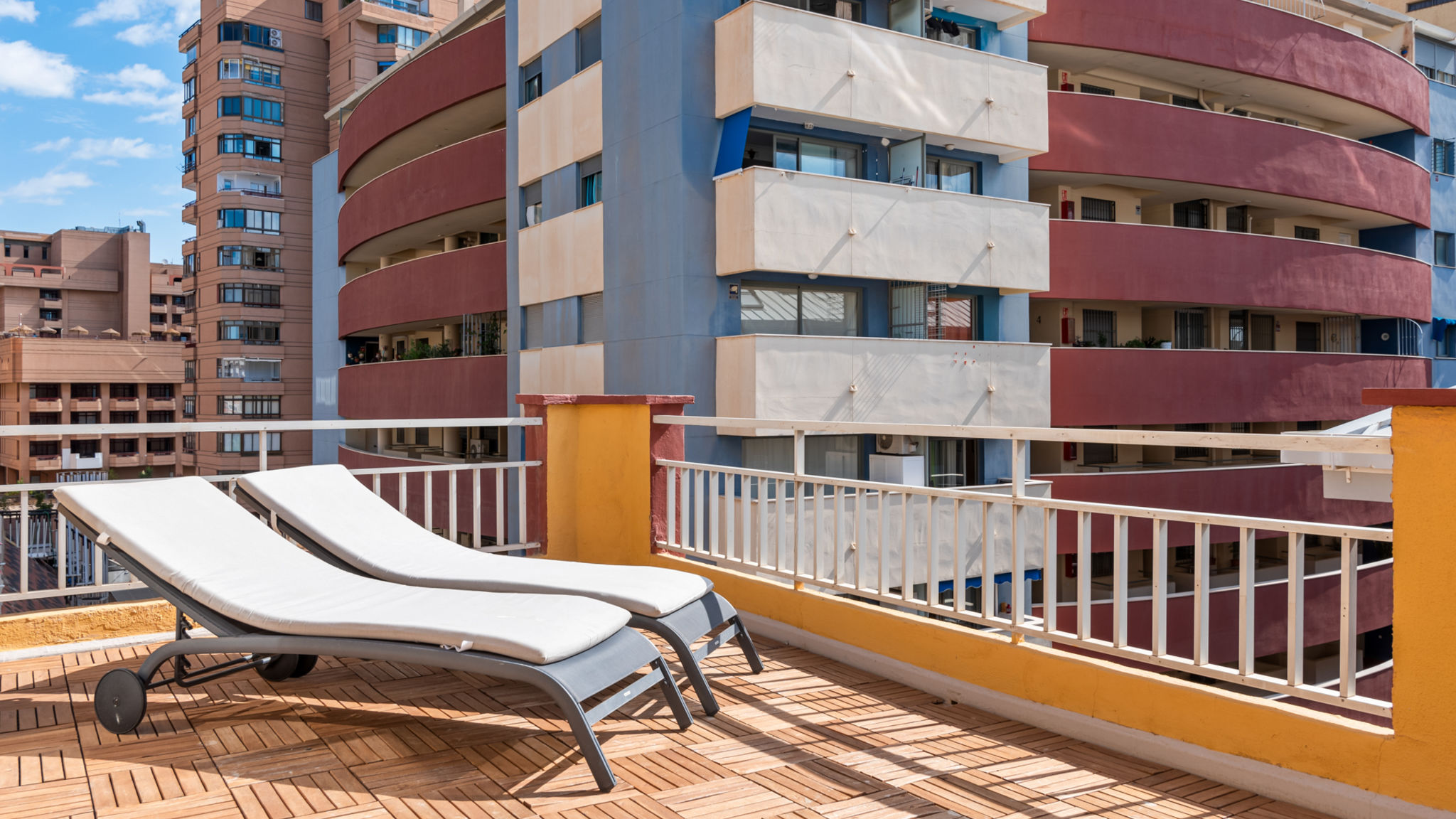 Costarentals Fuengirola Sunny rooftop by Fuengirola harbour by Costarentals - Ref 232