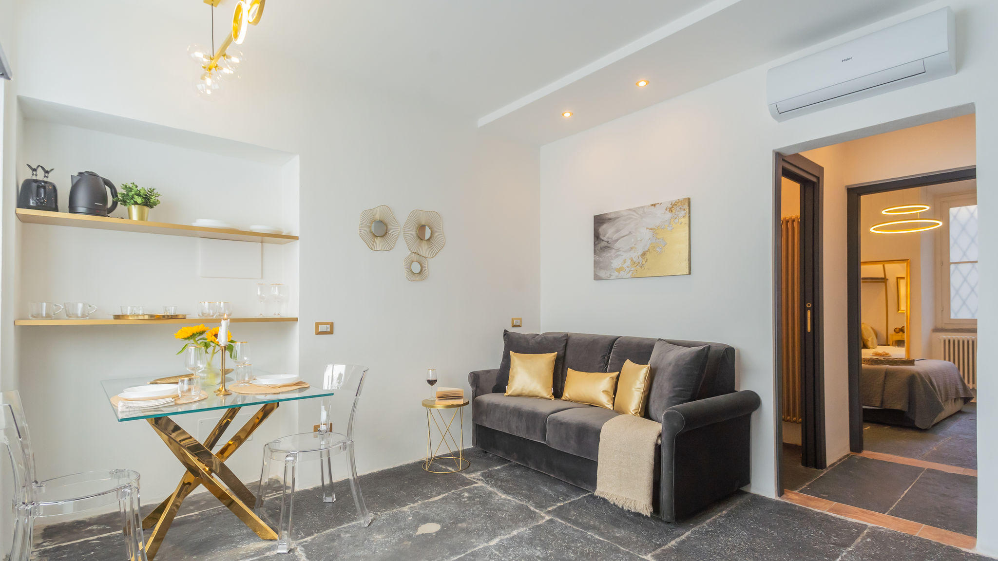 RentAllComo Como Como Dreams Apartments - Gold Suite
