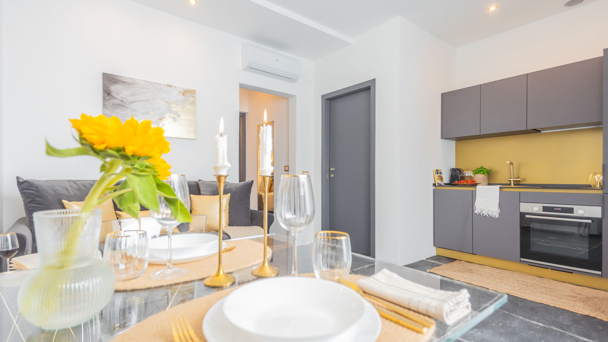 RentAllComo Como Como Dreams Apartments - Gold Suite
