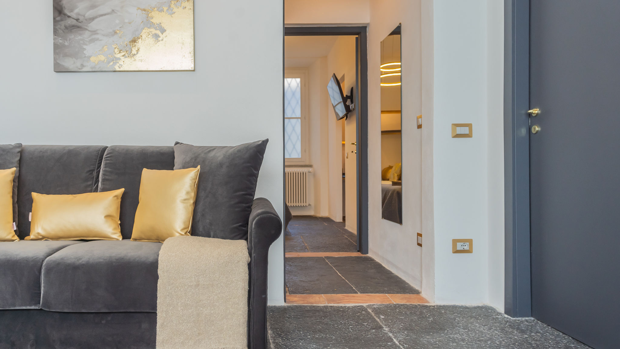 RentAllComo Como Como Dreams Apartments - Gold Suite