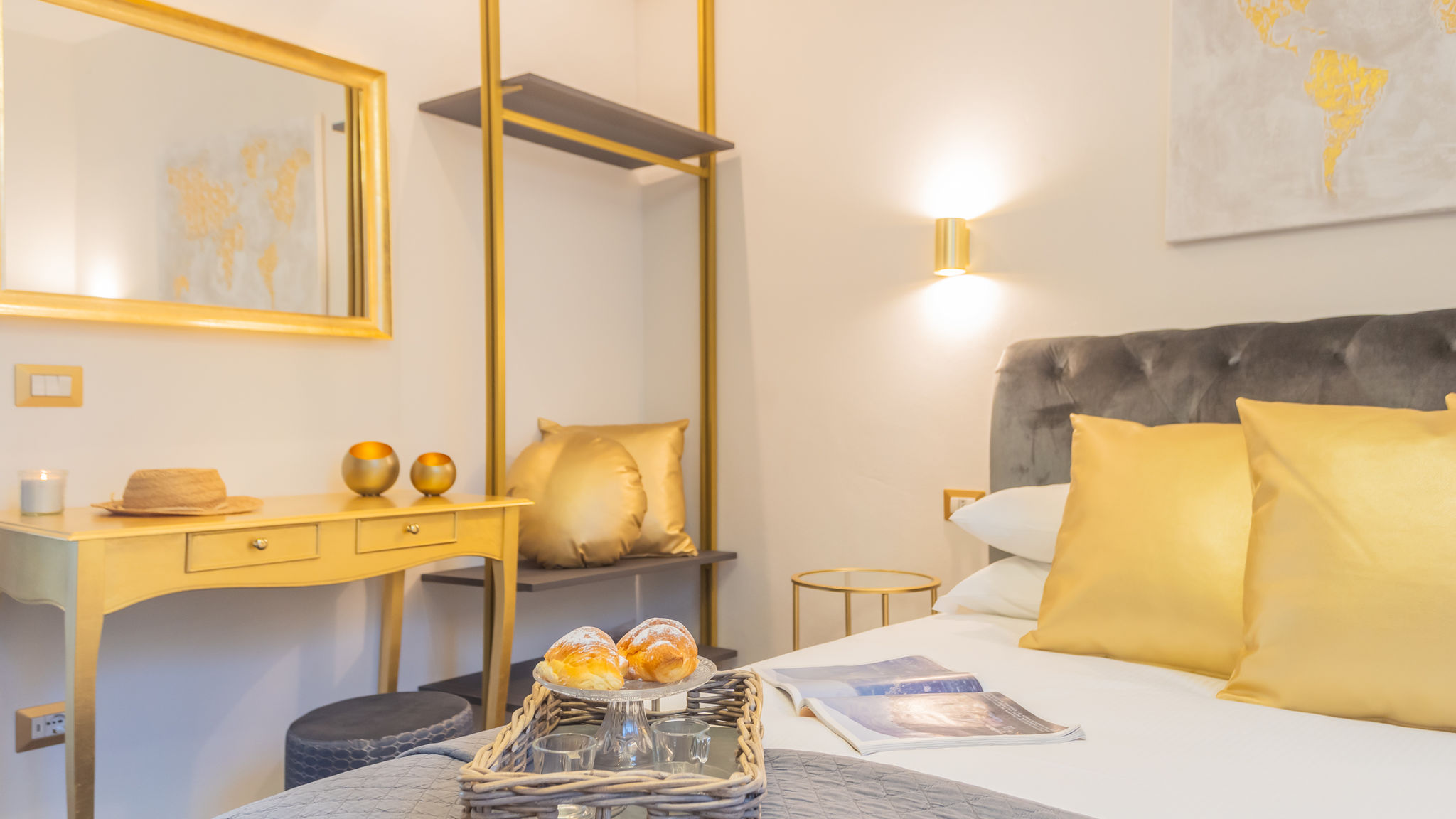 RentAllComo Como Como Dreams Apartments - Gold Suite