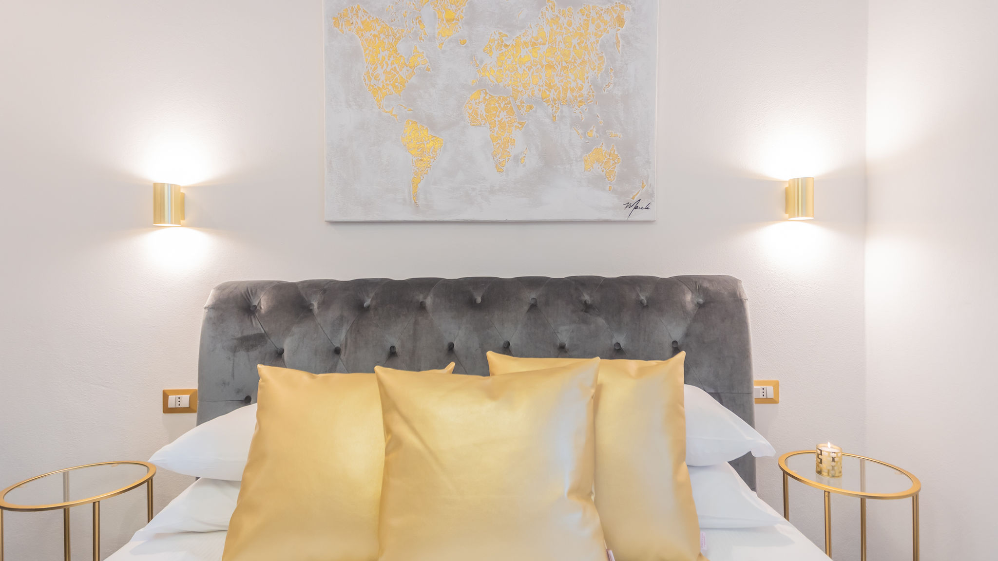 RentAllComo Como Como Dreams Apartments - Gold Suite